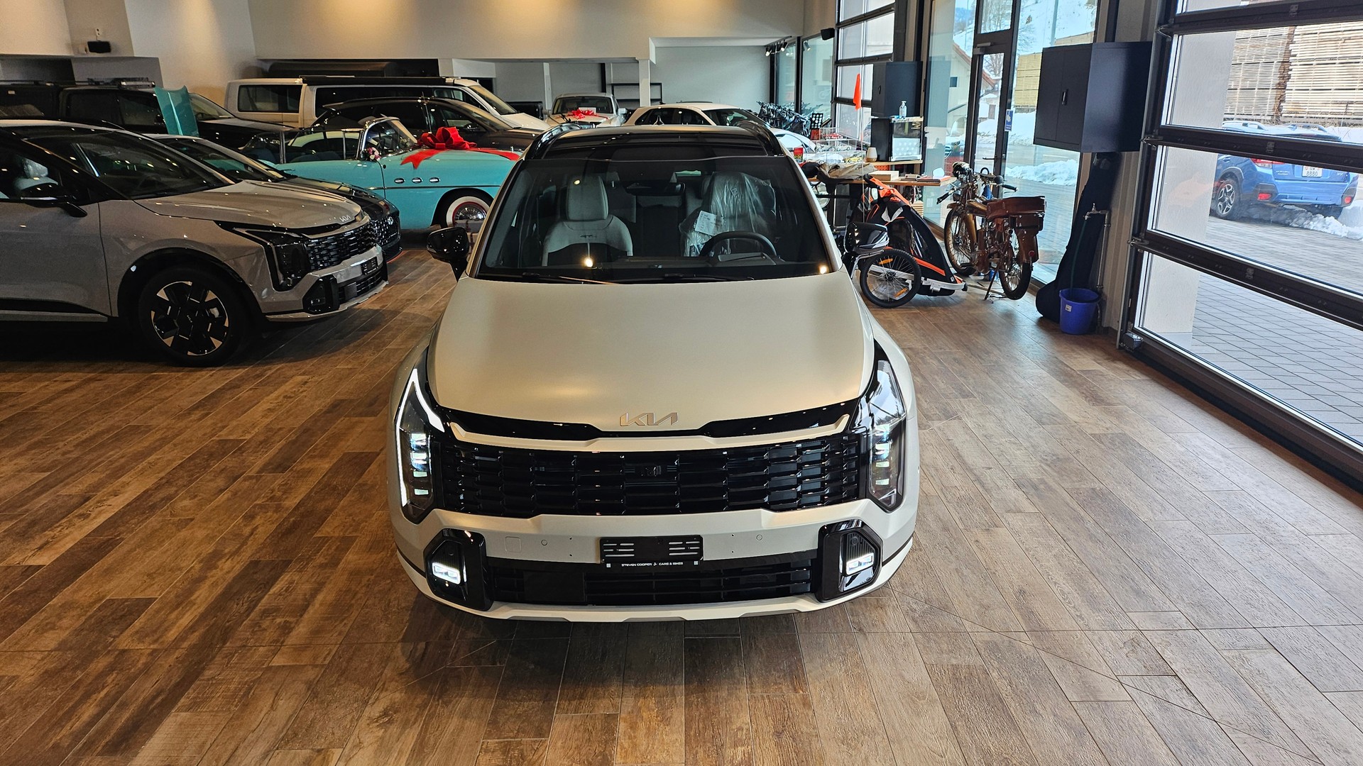 KIA Sportage 1.6T-GDi PHEV GT-Line 4x4 A-showroom-element-3