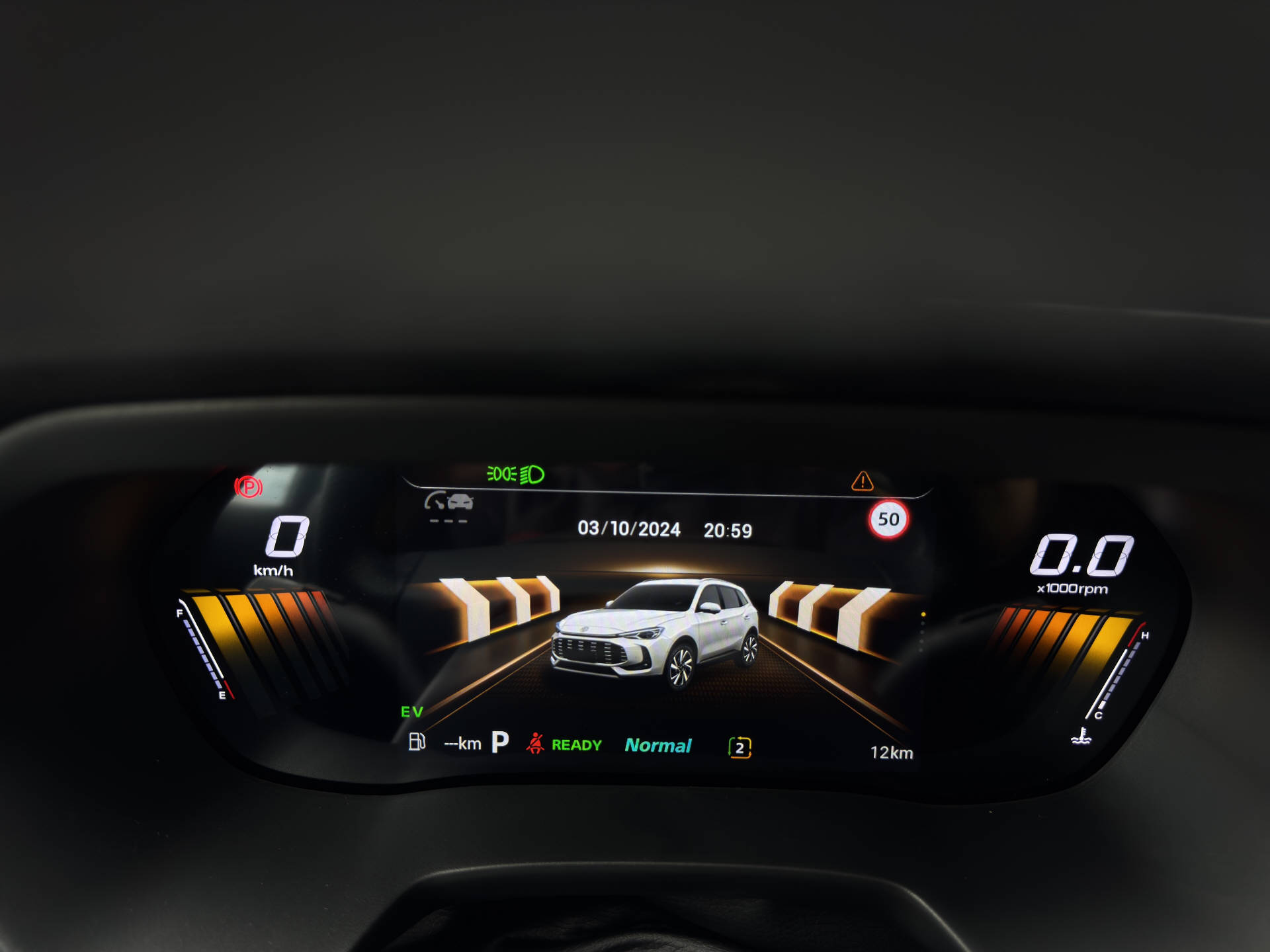 MG ZS 1.5 Hybrid+ Luxury-image-12