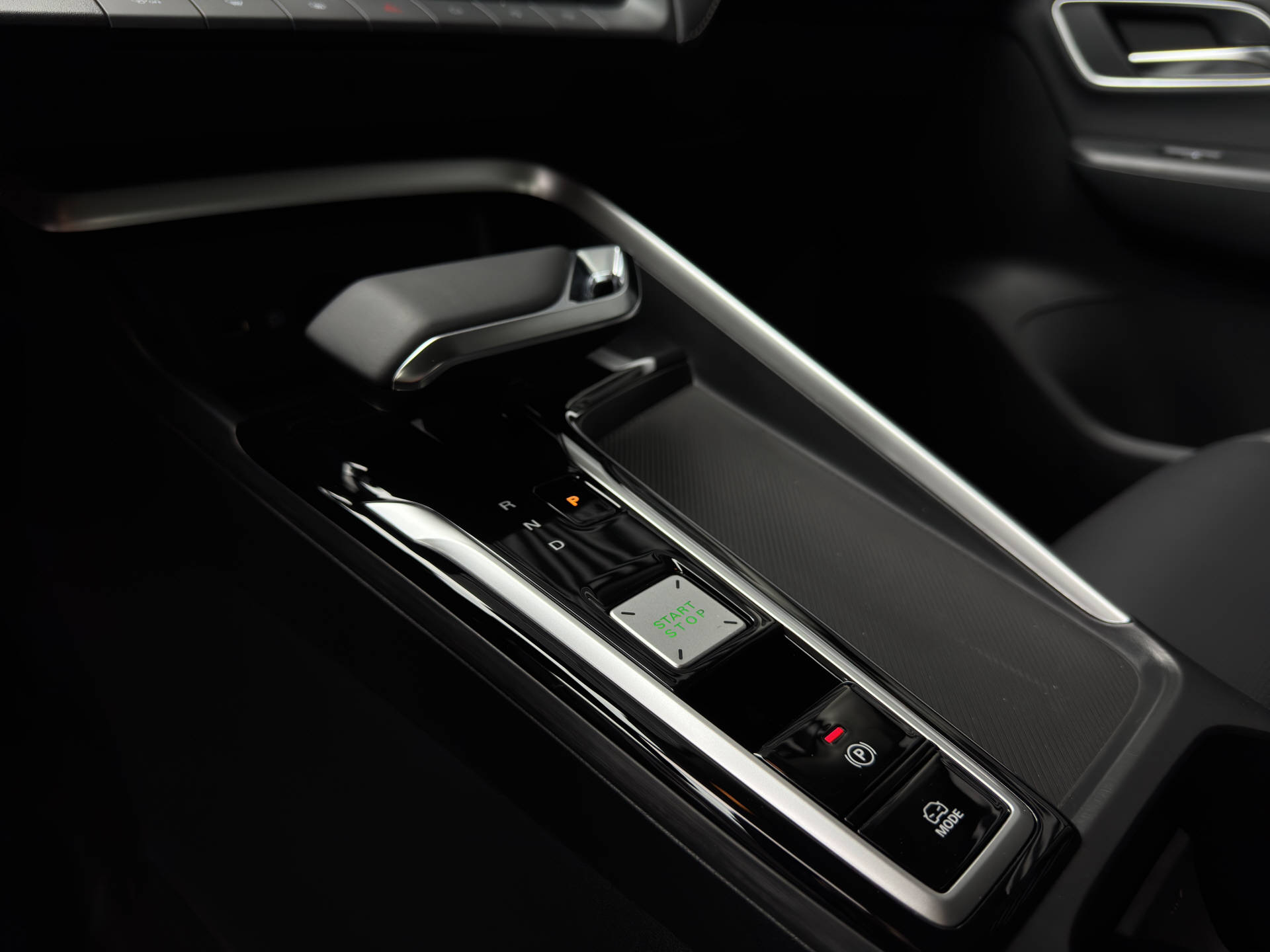 MG ZS 1.5 Hybrid+ Luxury-image-11