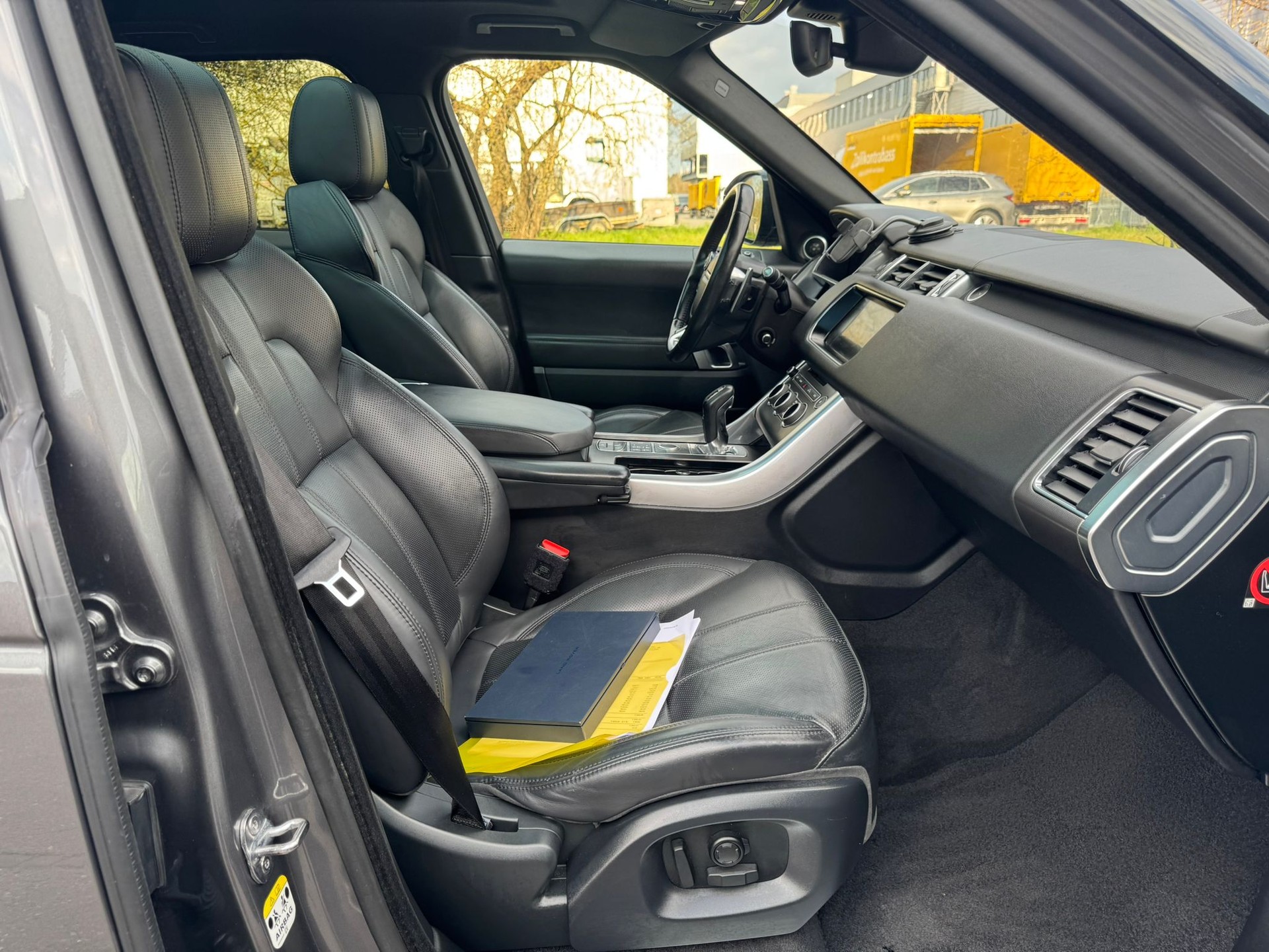 LAND ROVER Range Rover Sport 3.0 SDV6 HSE Dynamic Automatic-image-12
