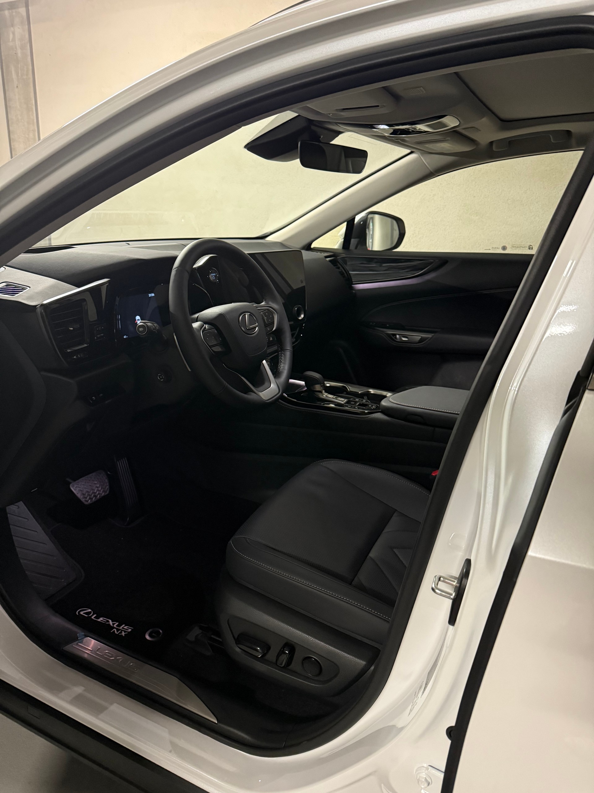 LEXUS NX 450h+ E-FOUR Comfort-image-11