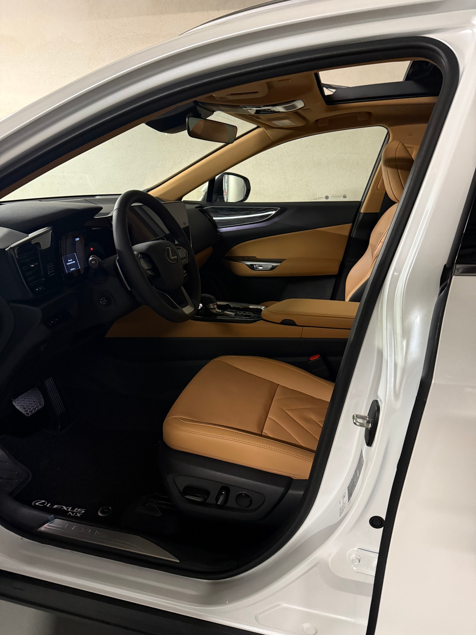 LEXUS NX 450h+ E-FOUR Comfort-image-10