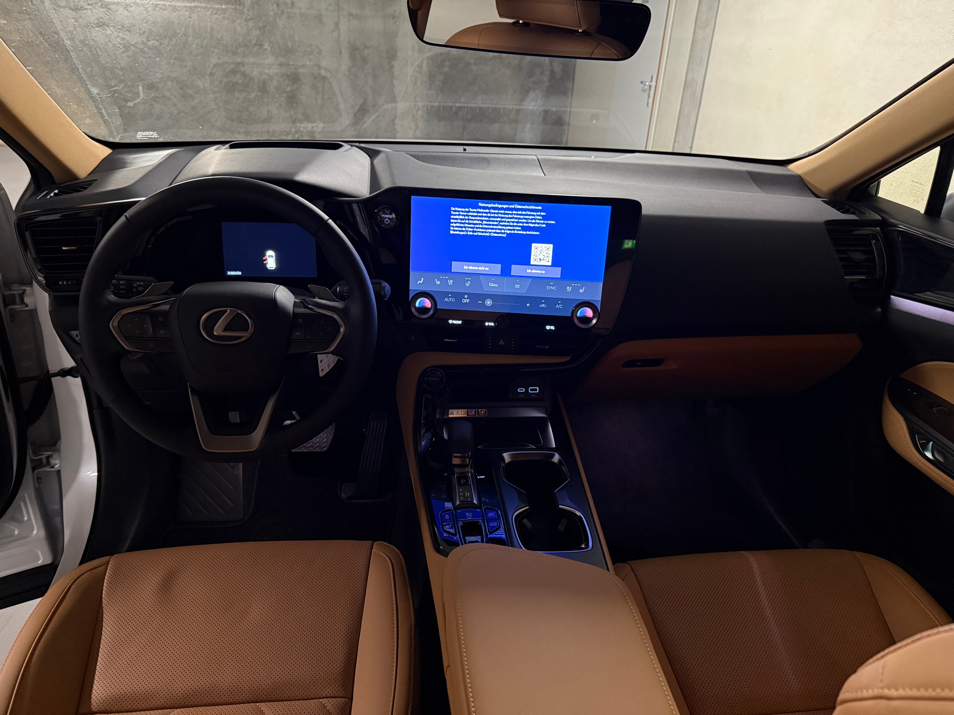 LEXUS NX 450h+ E-FOUR Comfort-image-8