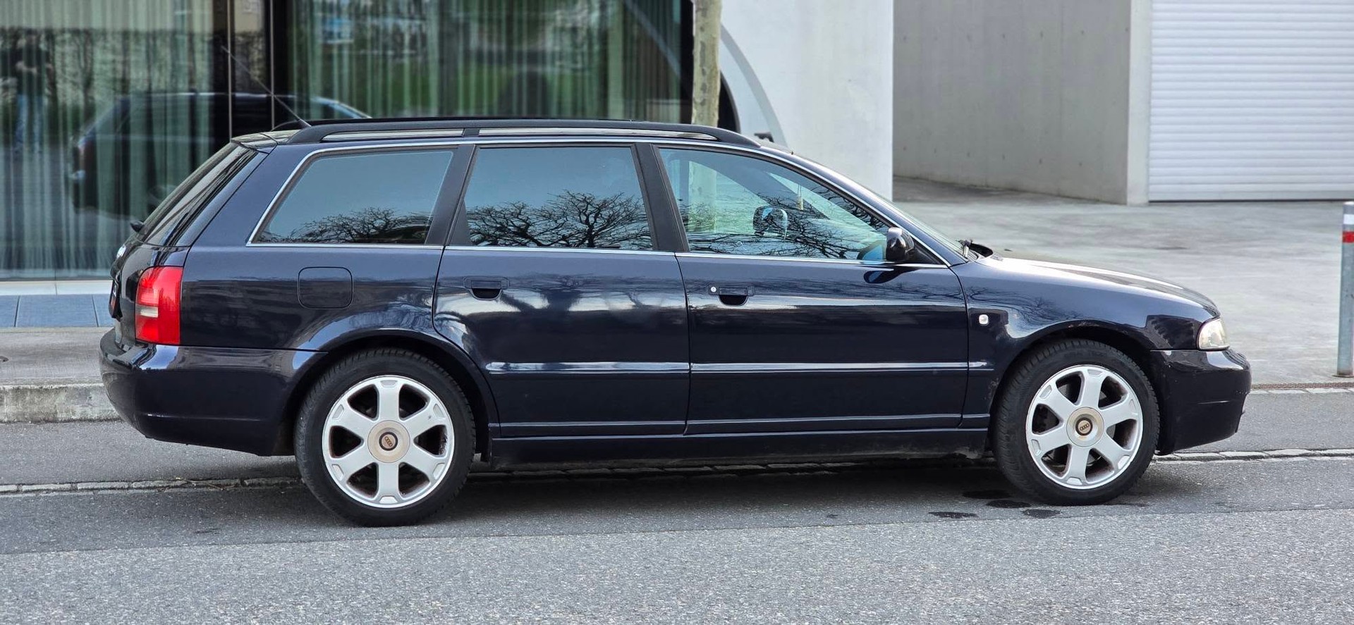 AUDI S4 Avant quattro-image-4