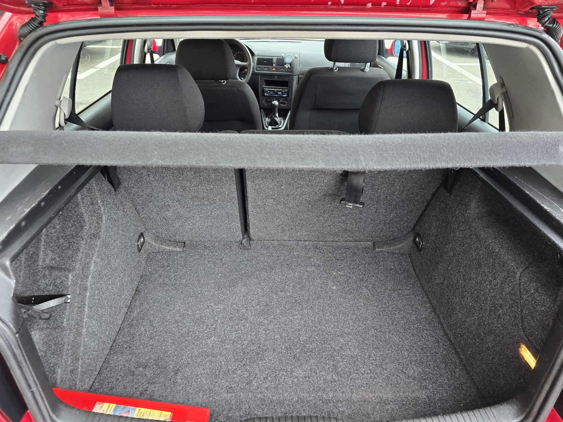 VW Golf 1.9 TDI-image-12