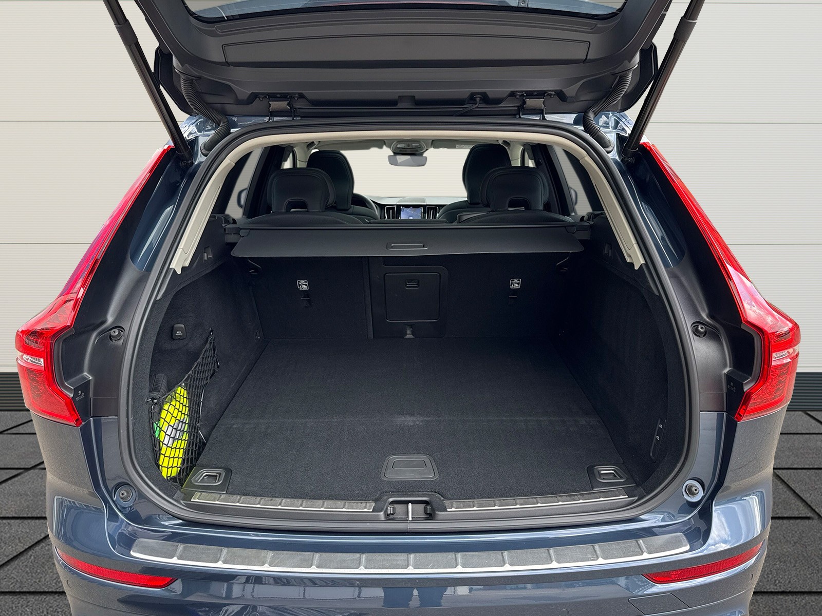VOLVO XC60 2.0 T6 TE Ultimate Dark eAWD-image-10
