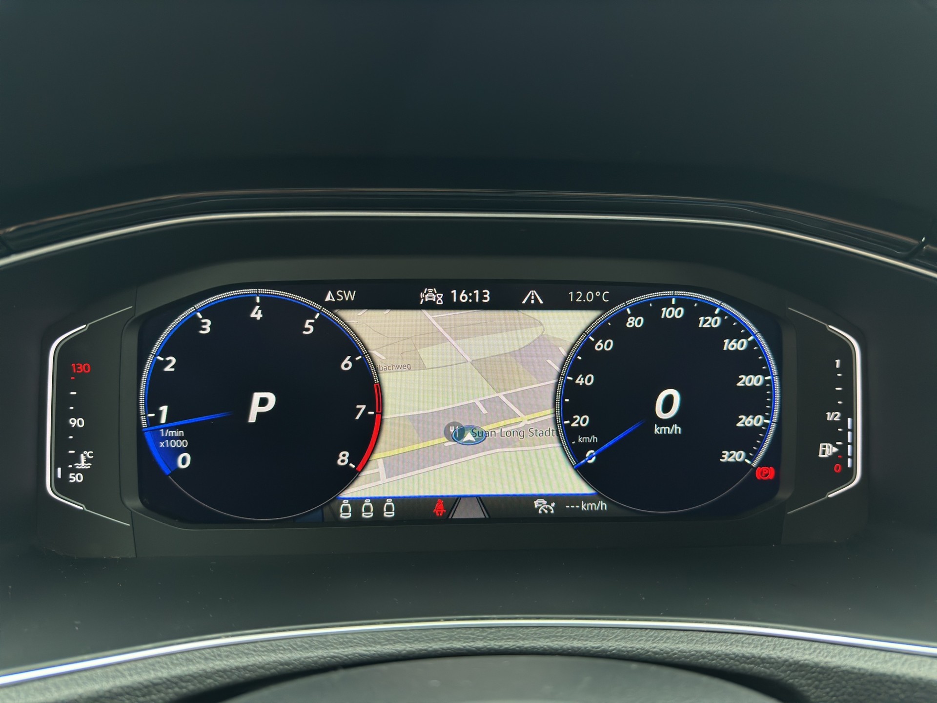 VW T-Roc 2.0 TSI R DSG 4Motion-image-10