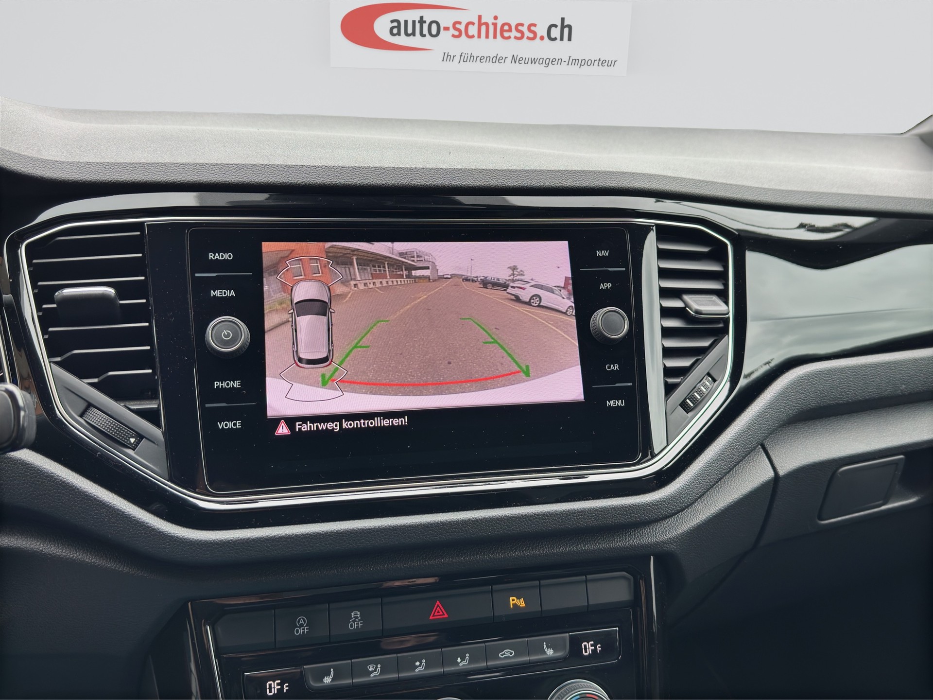 VW T-Roc 2.0 TSI R DSG 4Motion-image-12