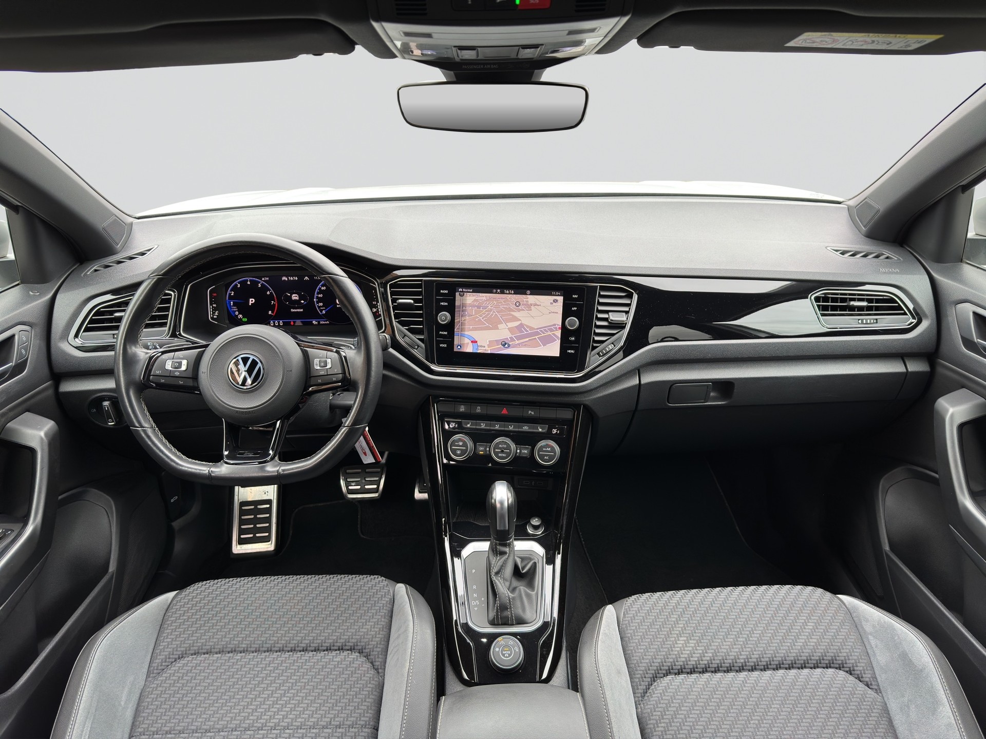 VW T-Roc 2.0 TSI R DSG 4Motion-image-13