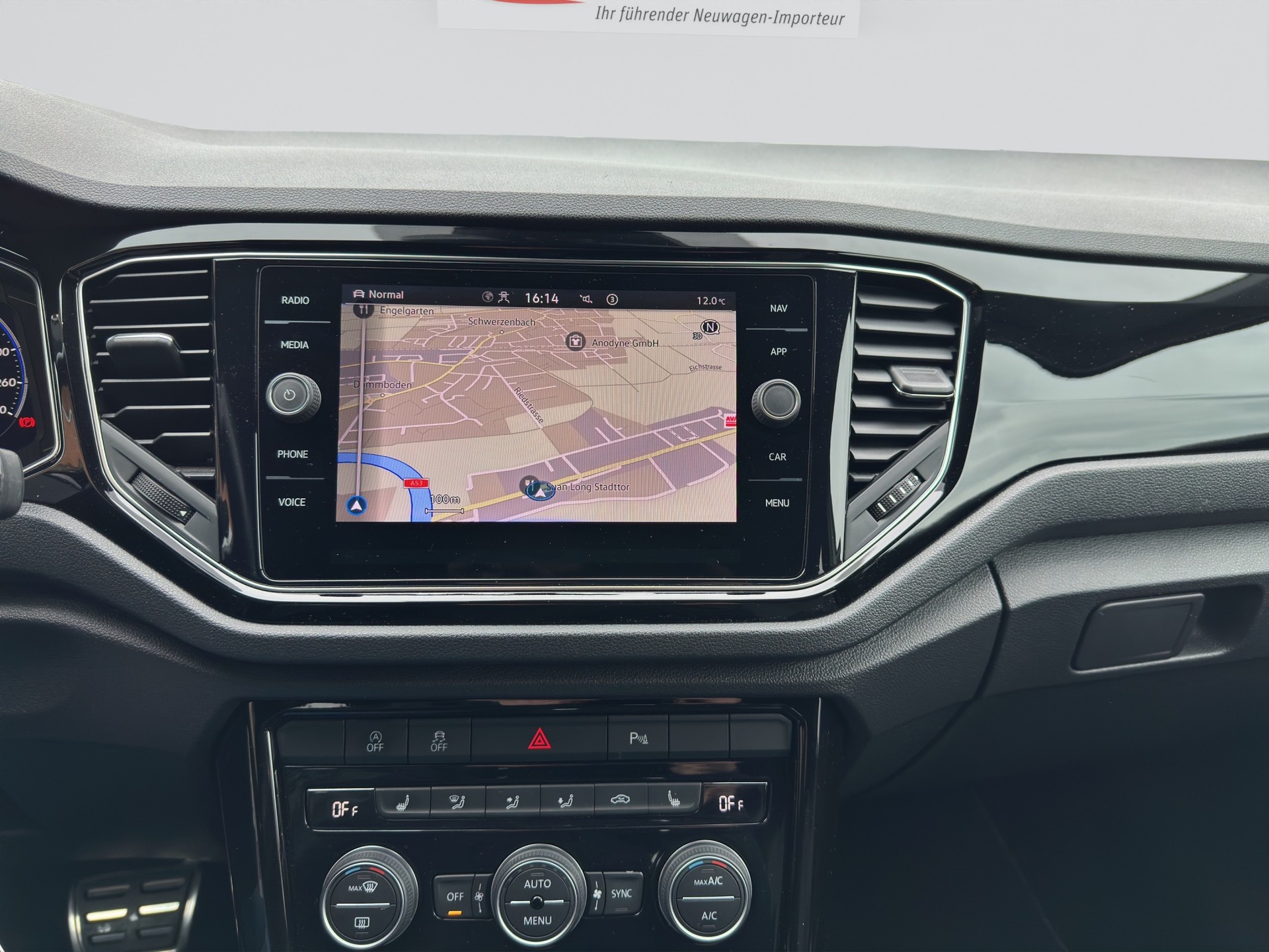 VW T-Roc 2.0 TSI R DSG 4Motion-image-11