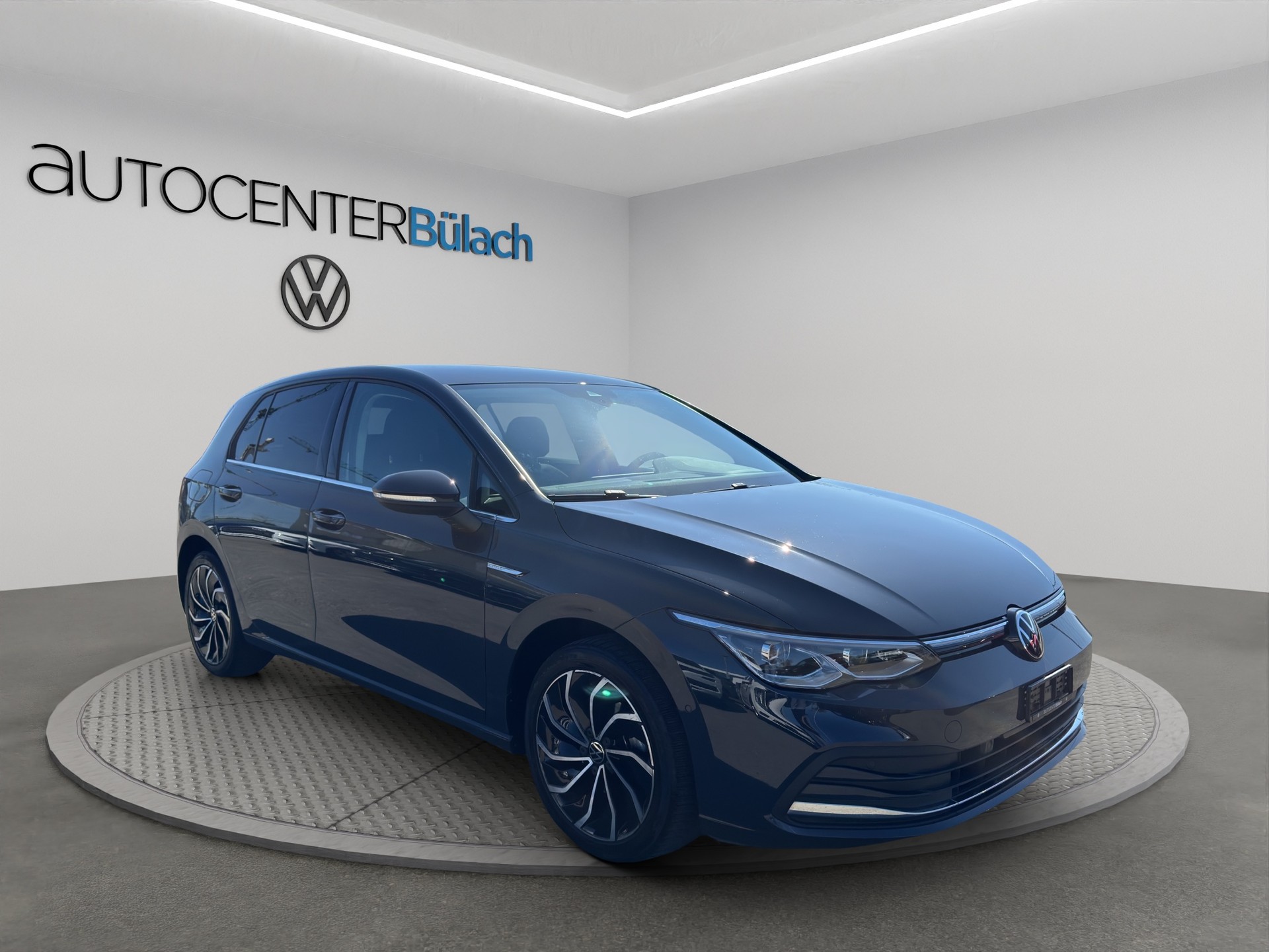 VW Golf 1.5 eTSI mHEV ACT Style DSG-image-2