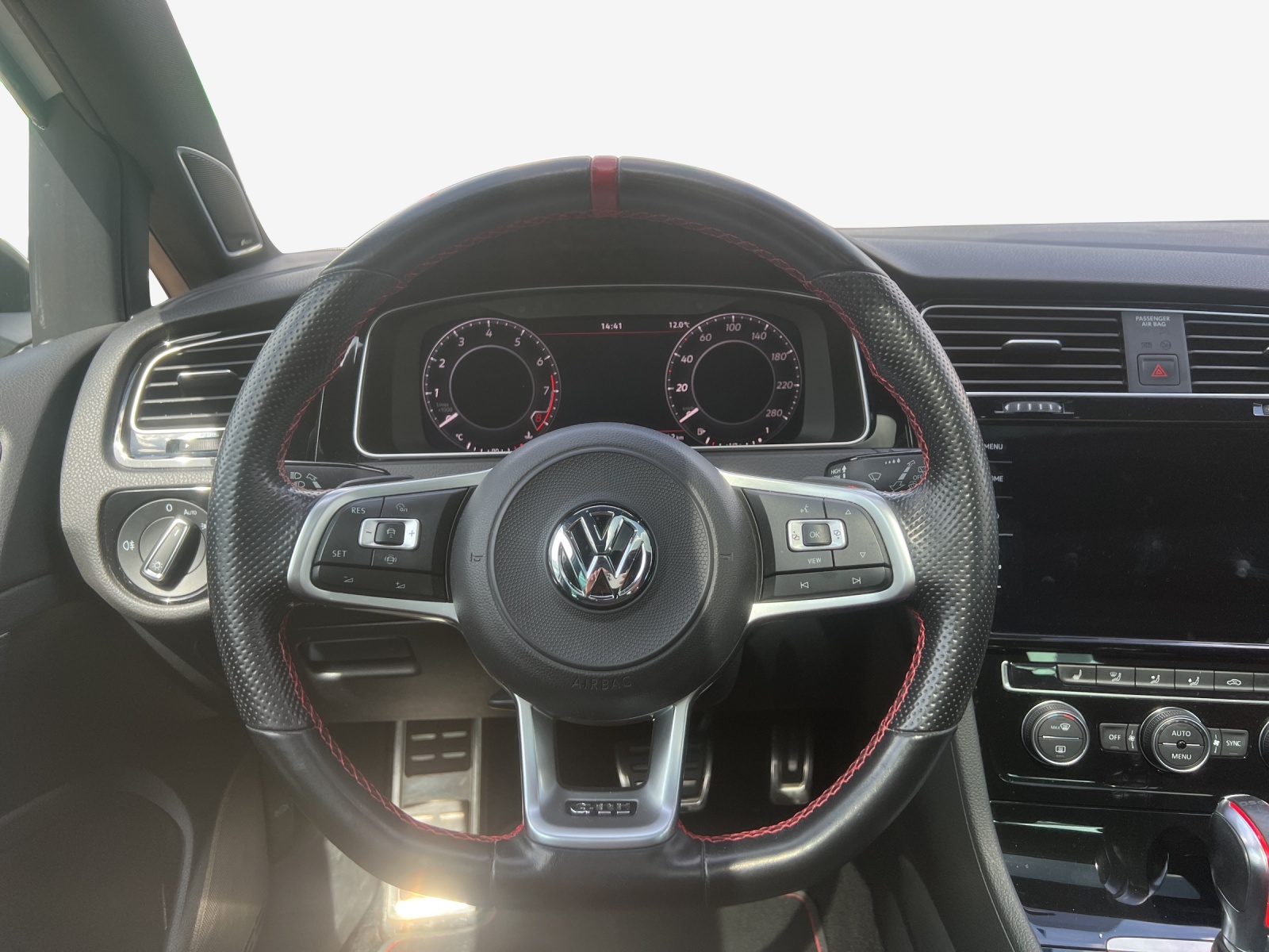 VW Golf 2.0 TSI GTI TCR DSG-image-9