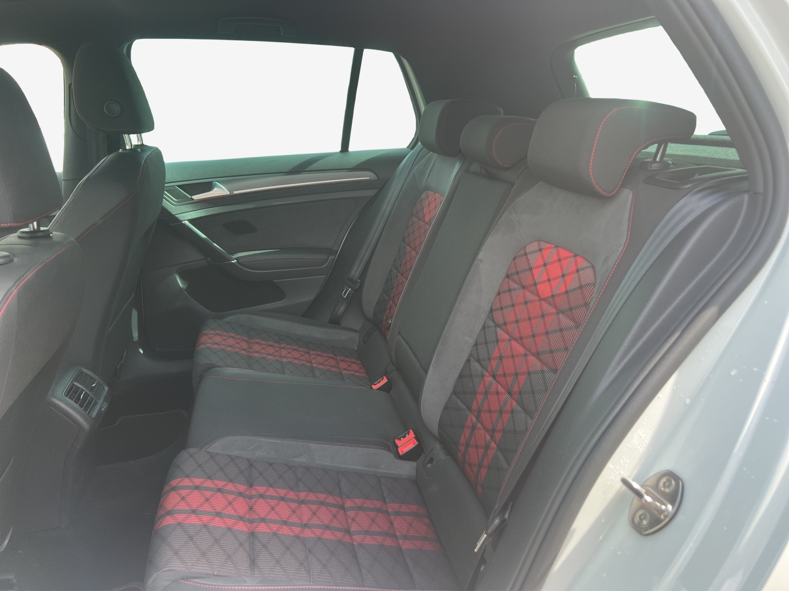 VW Golf 2.0 TSI GTI TCR DSG-image-11