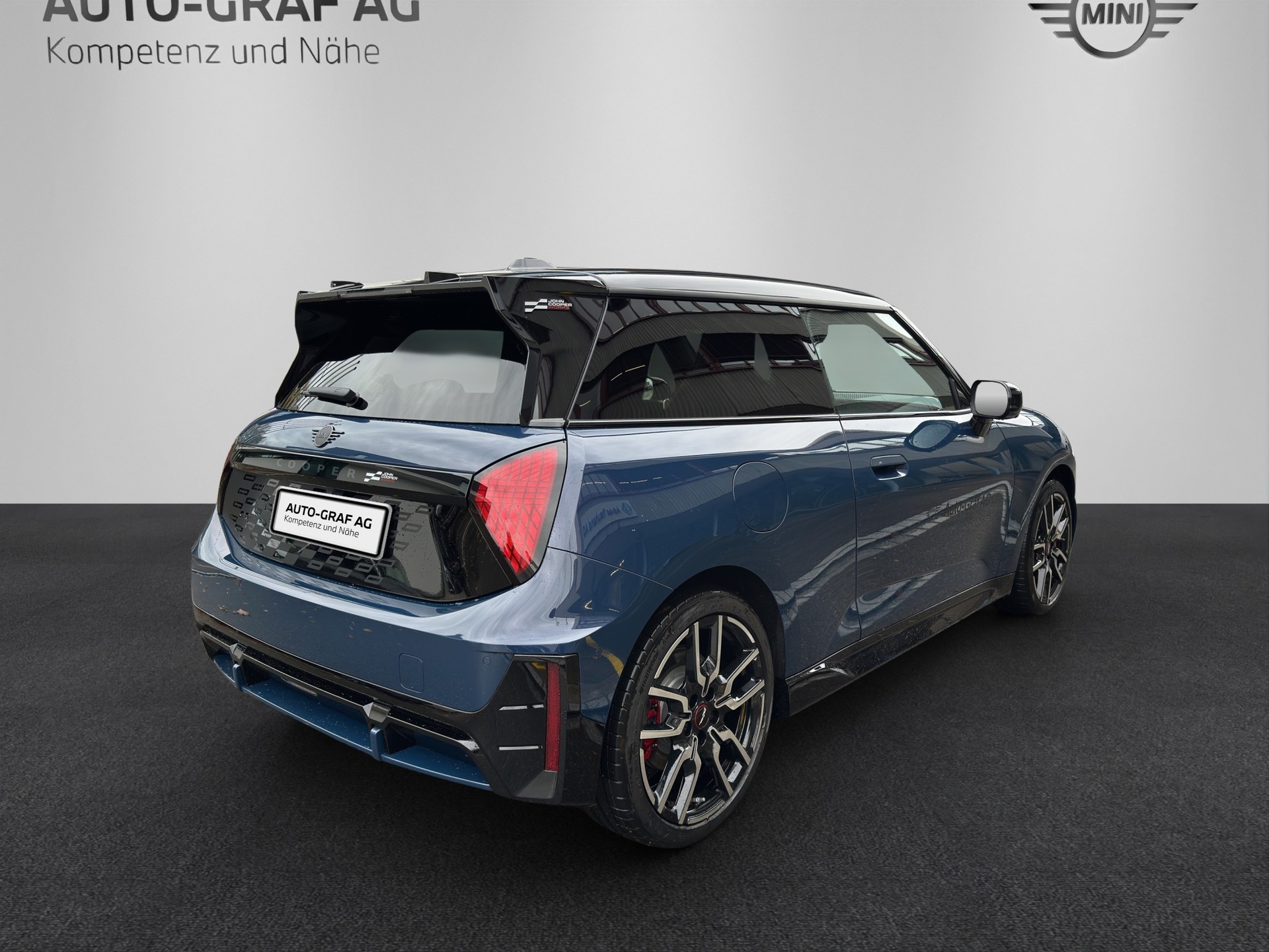 MINI JCWe 3door-image-4