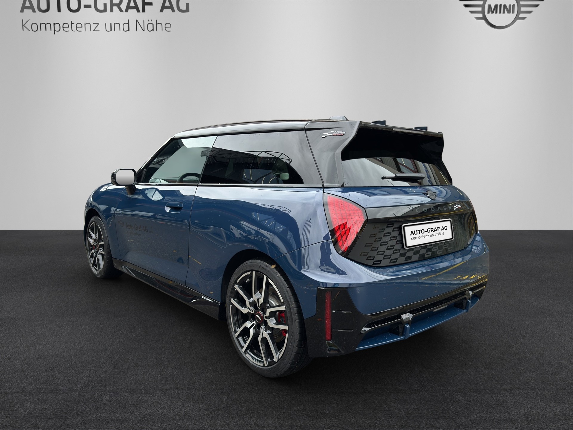 MINI JCWe 3door-image-2