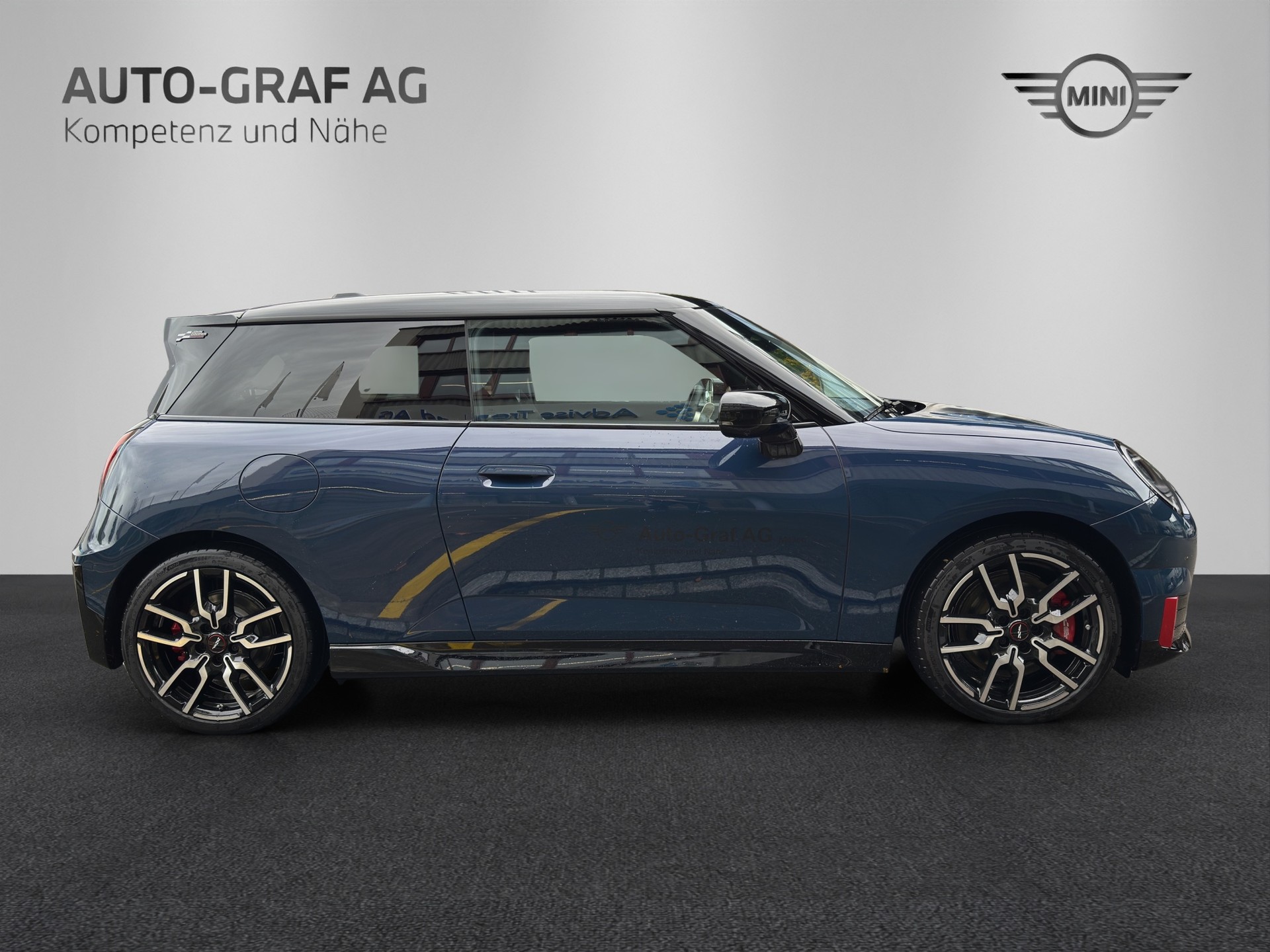 MINI JCWe 3door-image-5