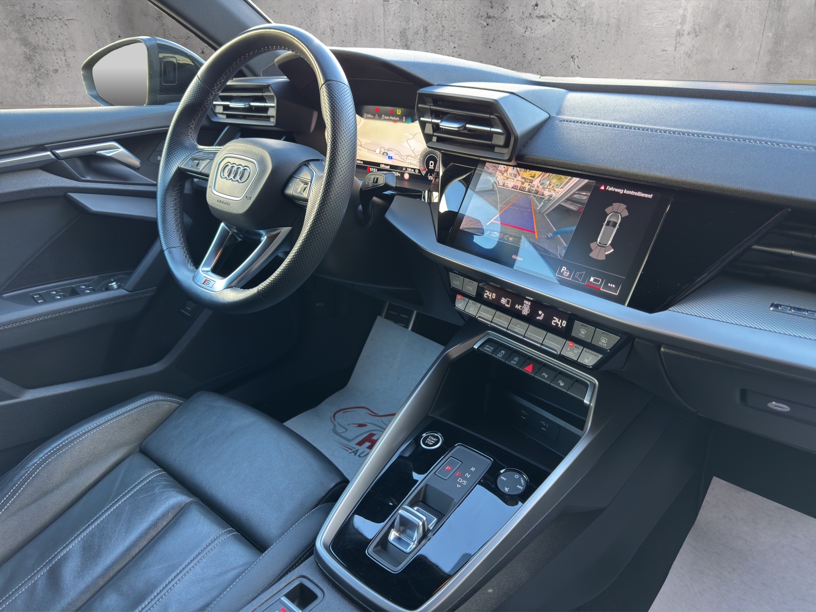 AUDI A3 Sportback 40 TFSI S line quattro S-tronic-image-12