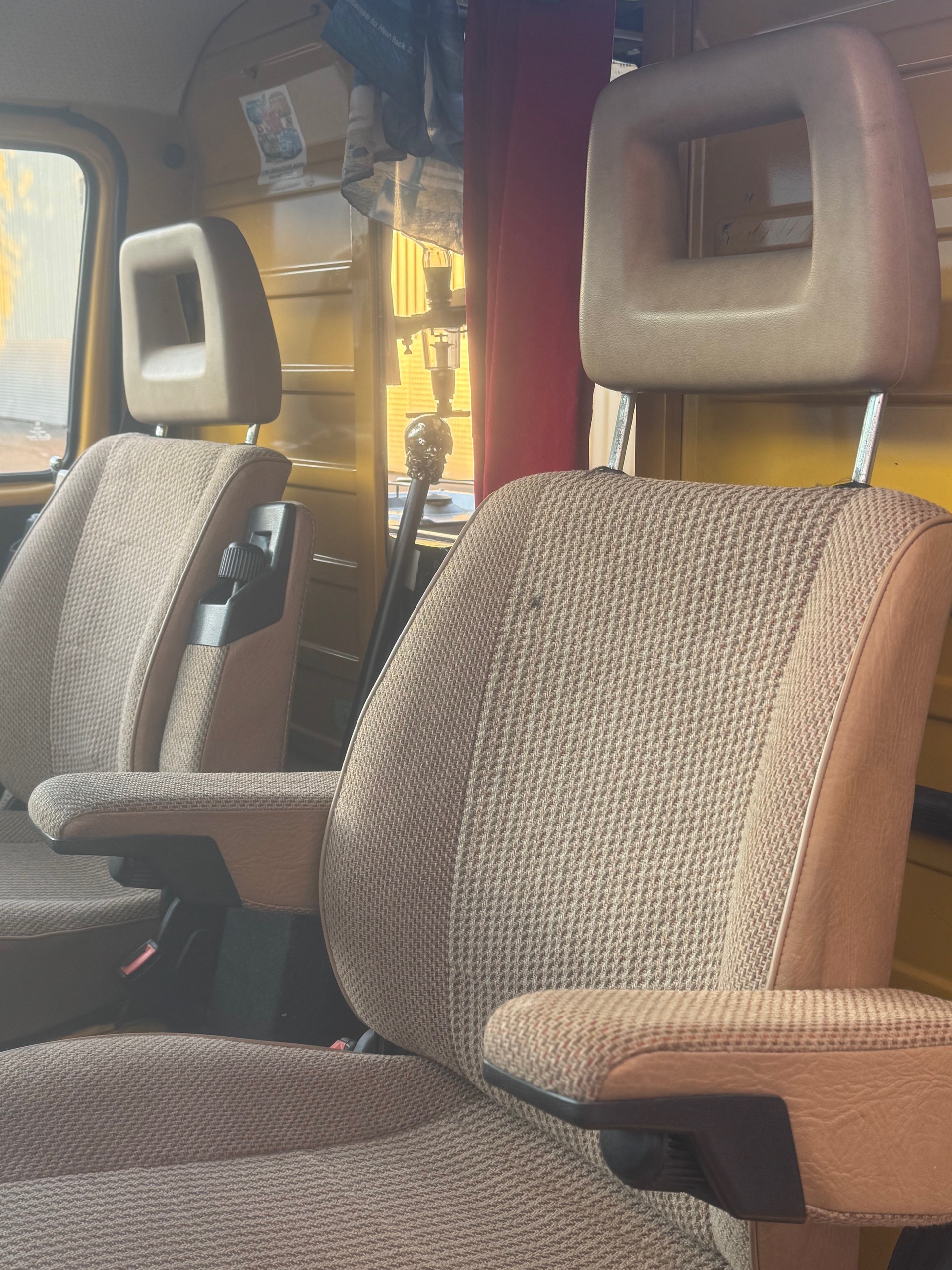 VW VW Typ2 T3 Camper "Yellow-Pearl"-image-14