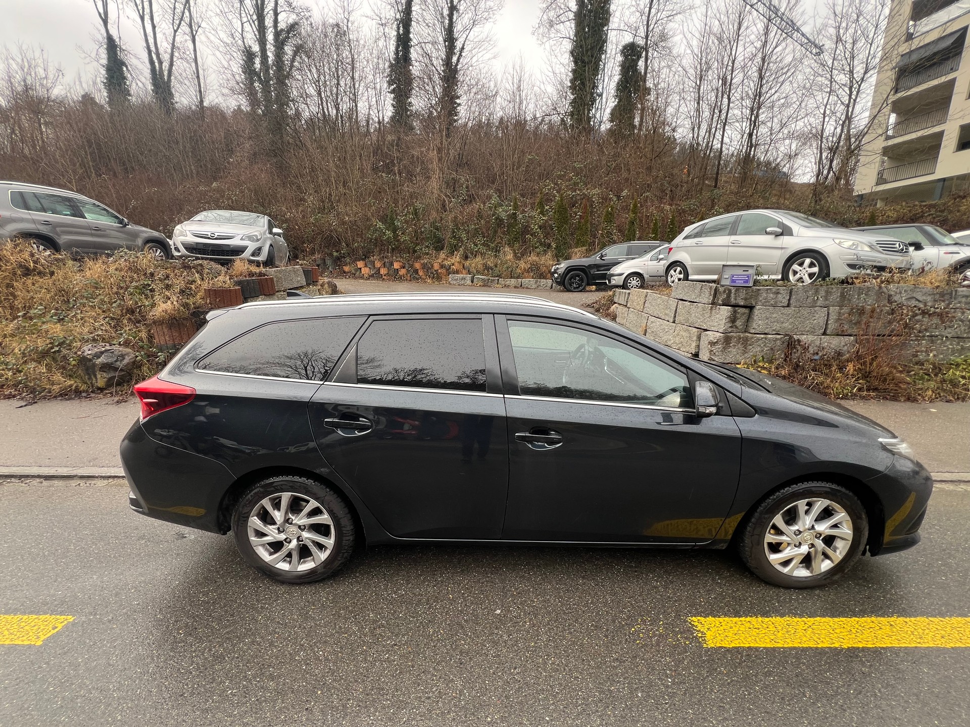 TOYOTA Auris Touring Sports 1.2 Turbo Luna CVT-image-3