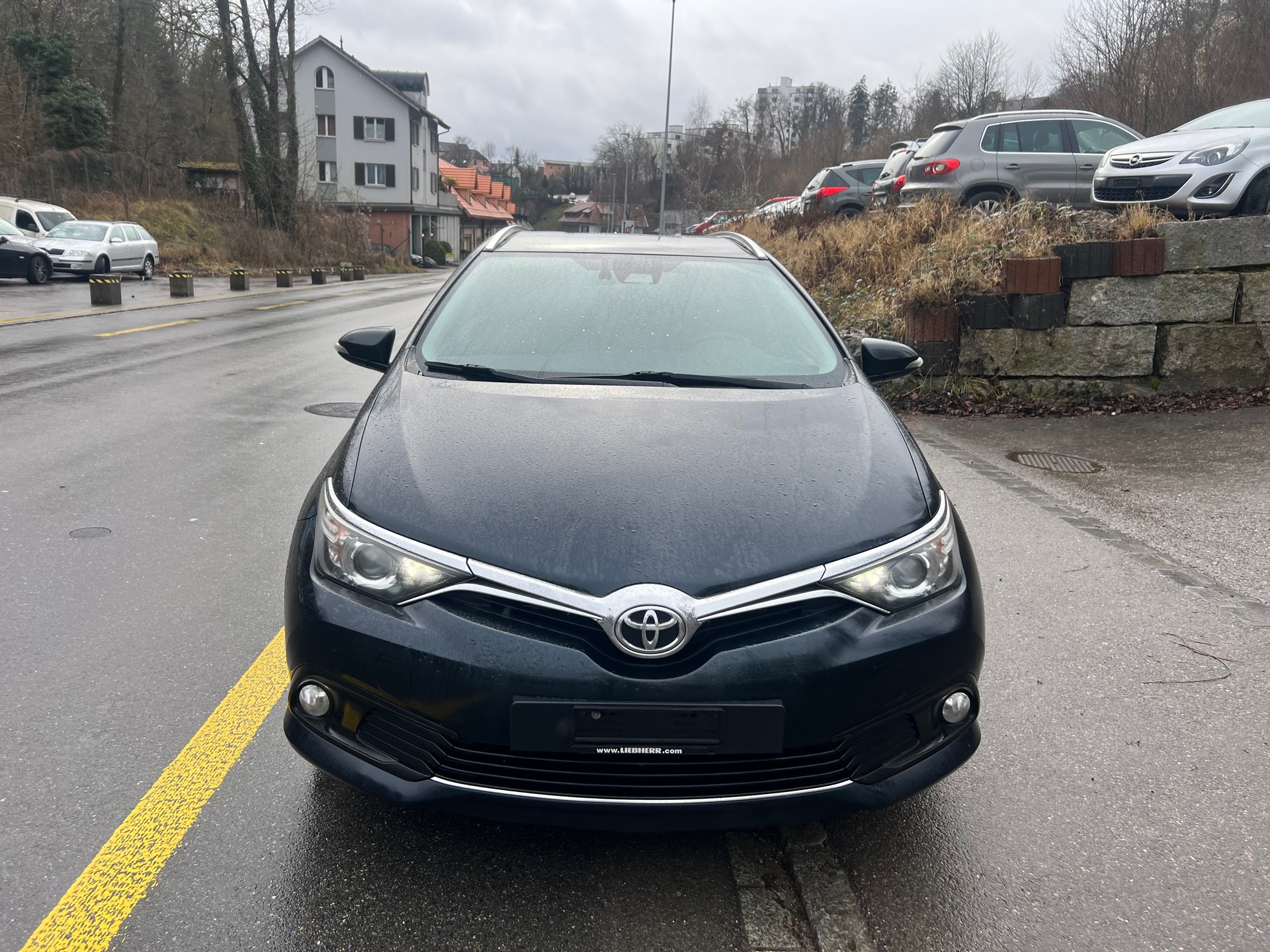 TOYOTA Auris Touring Sports 1.2 Turbo Luna CVT-image-1