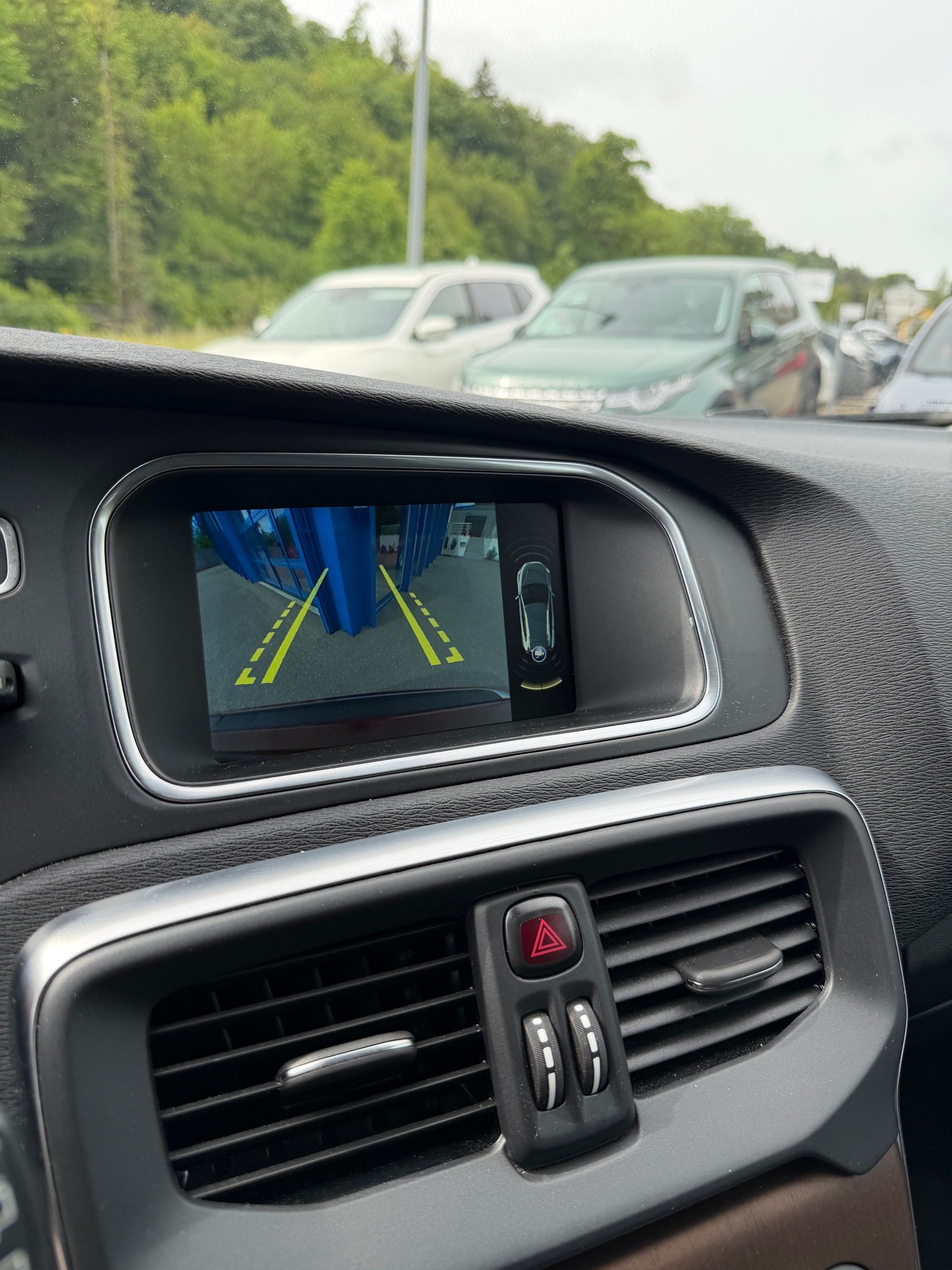 VOLVO V40 Cross Country Pro T4 AWD Geartronic-image-14