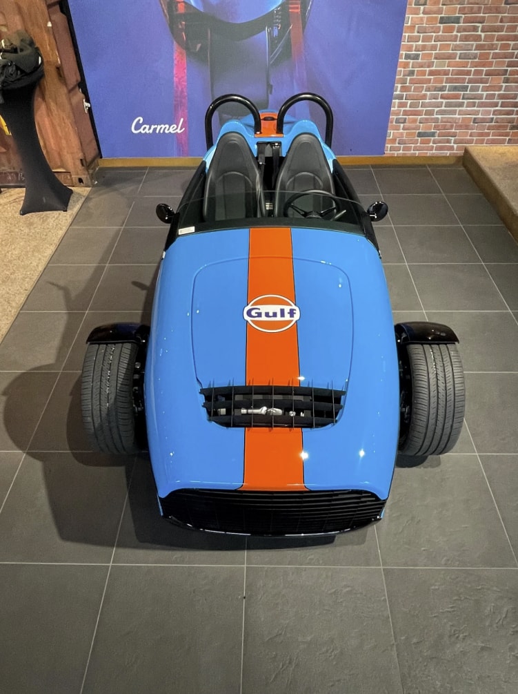 VANDERHALL Carmel Black Jack-showroom-element-3