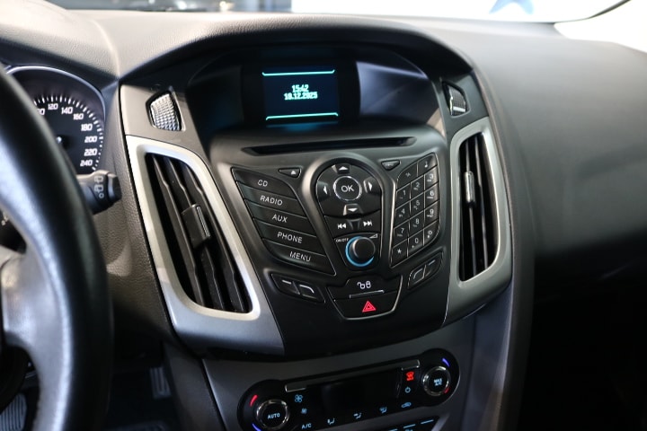 FORD Focus 1.0 SCTi Titanium-image-5
