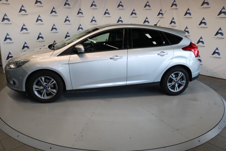 FORD Focus 1.0 SCTi Titanium-image-12