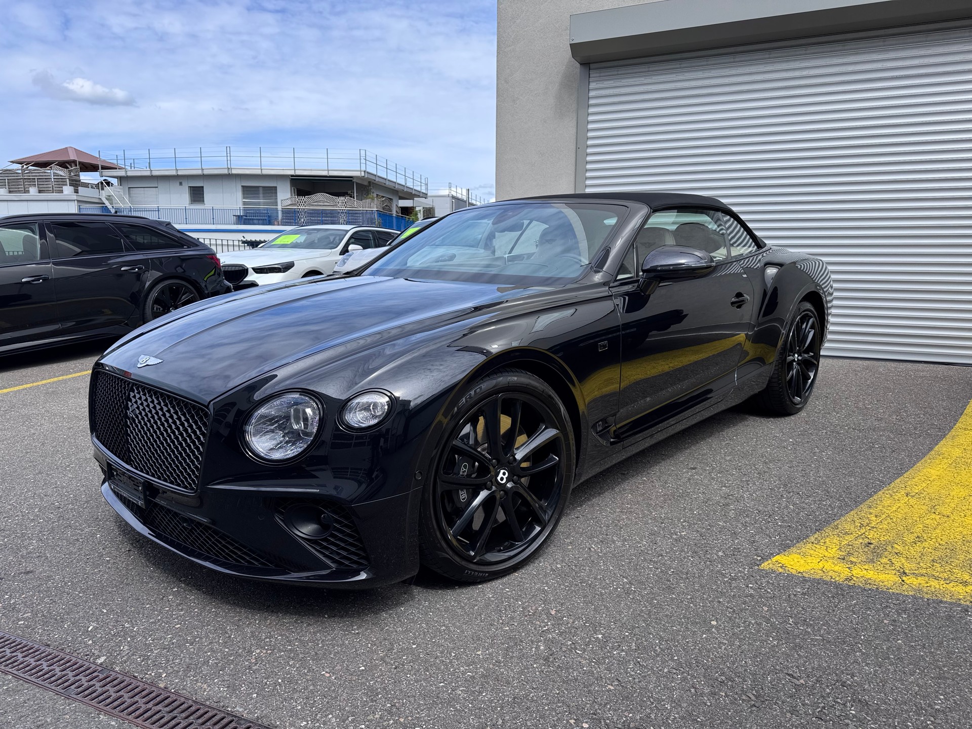 BENTLEY Continental GTC 6.0 W12-showroom-element-1