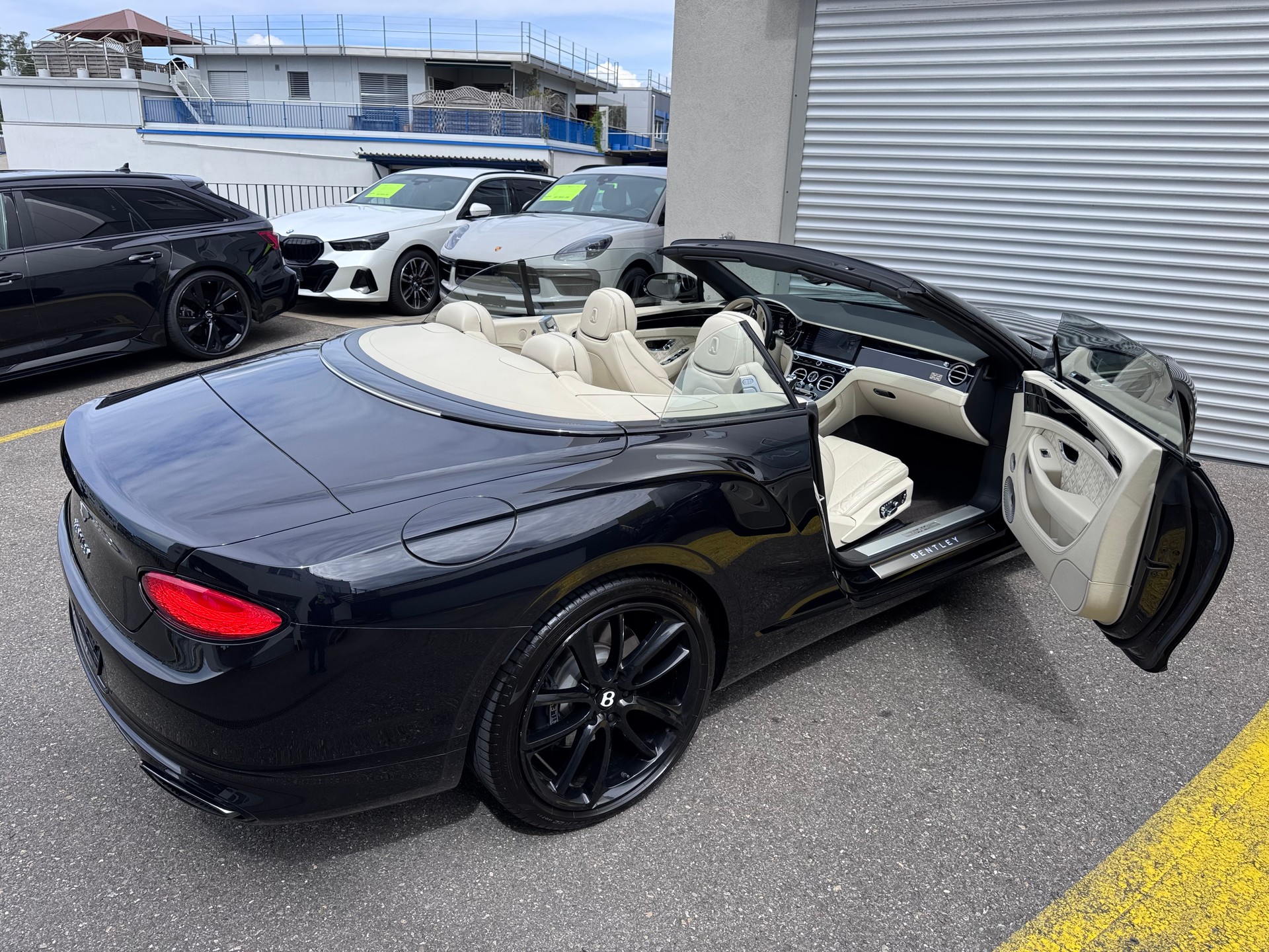 BENTLEY Continental GTC 6.0 W12-image-5