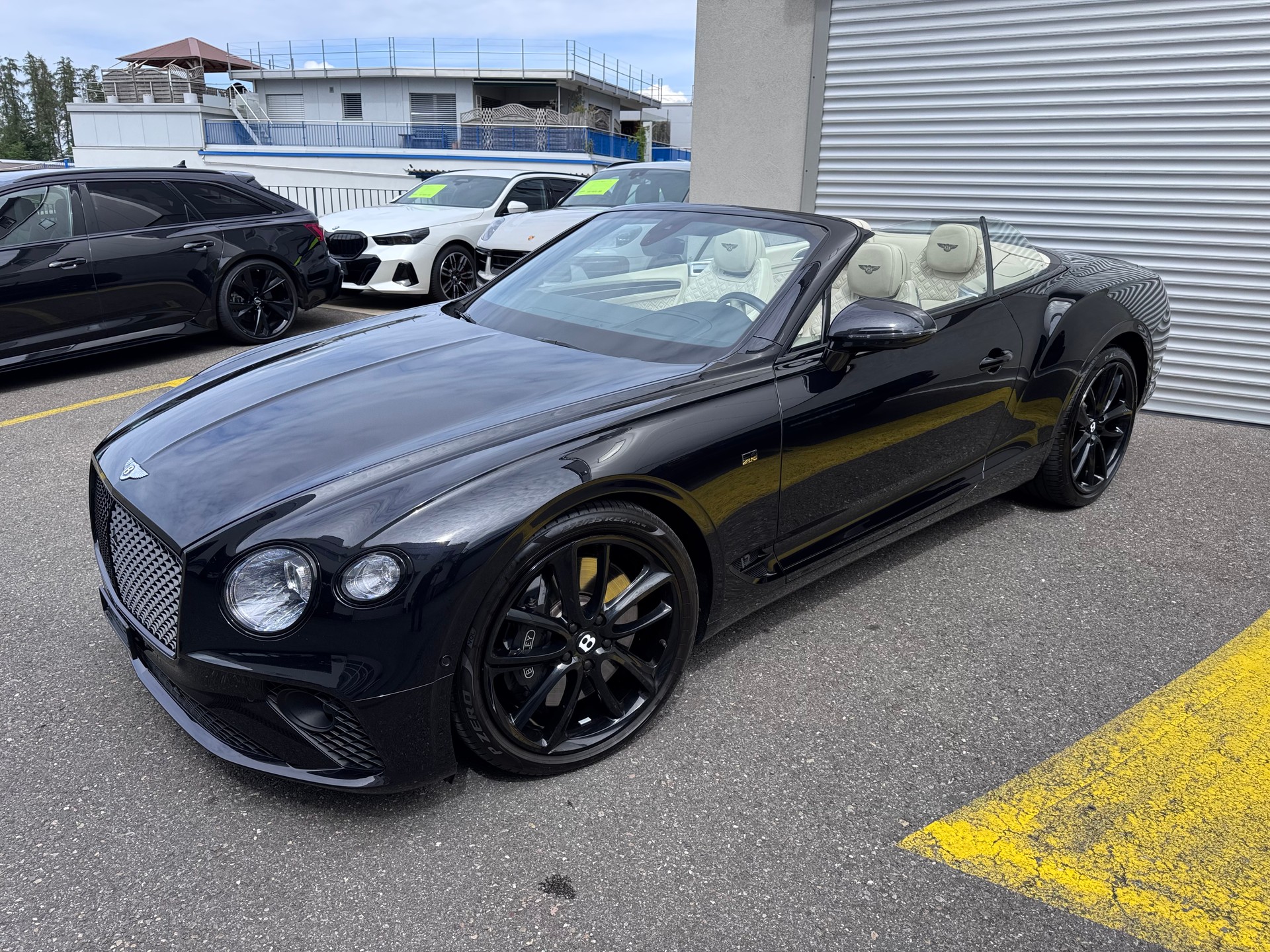 BENTLEY Continental GTC 6.0 W12-showroom-element-2