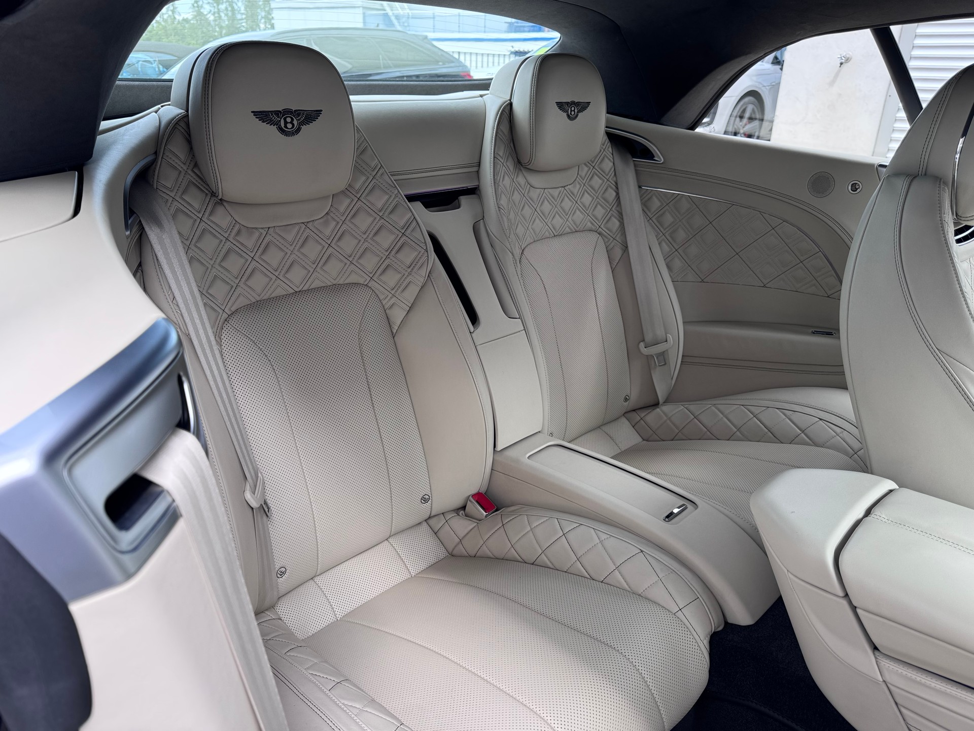 BENTLEY Continental GTC 6.0 W12-image-14