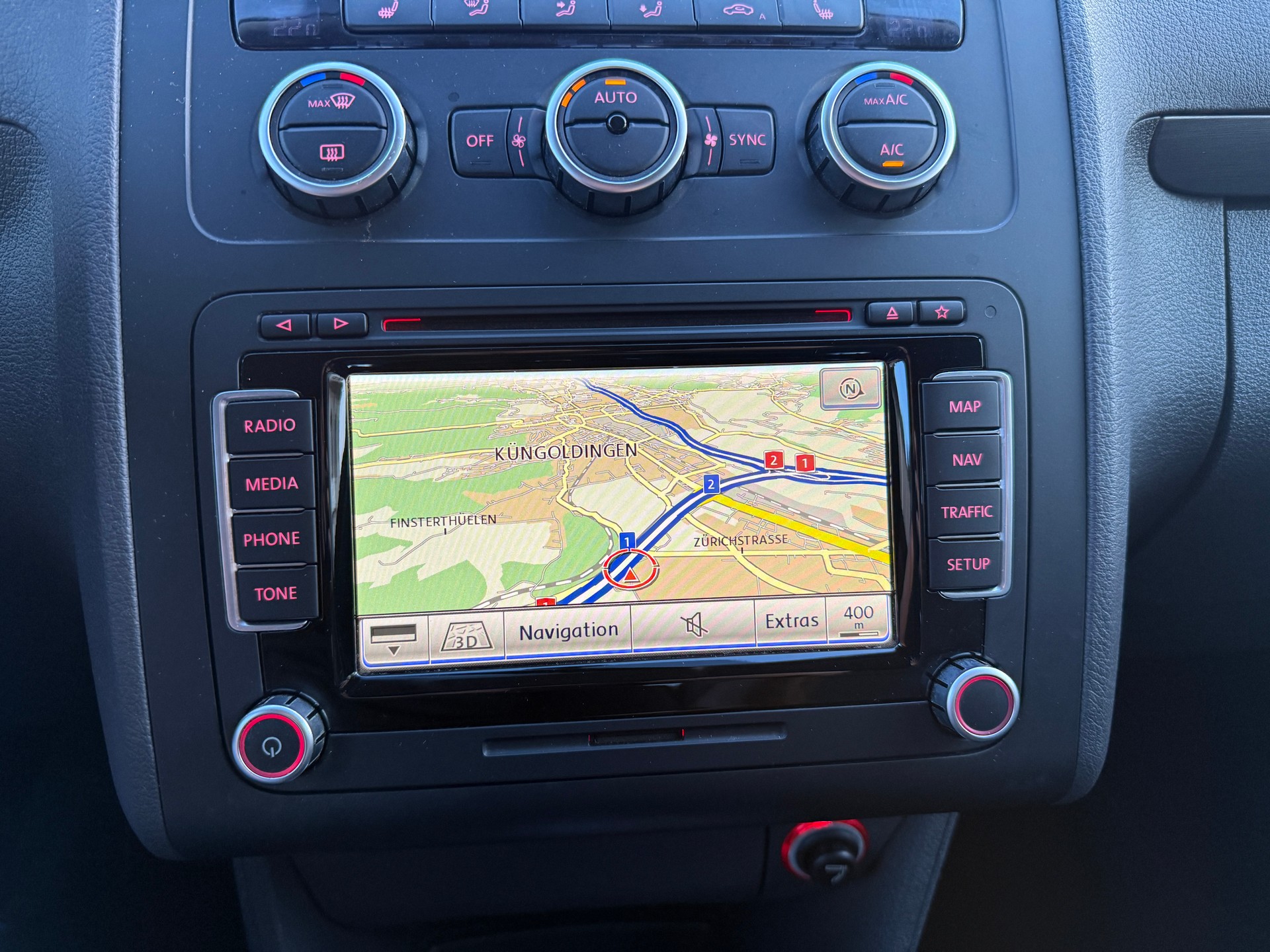 VW Touran 1.4 TSI Highline DSG-image-14