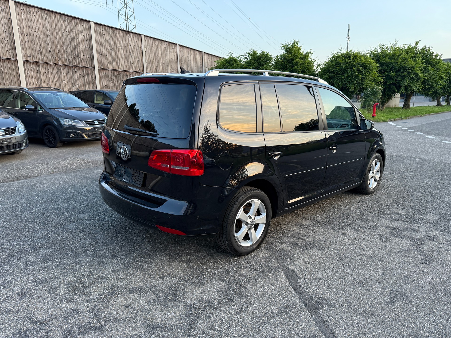 VW Touran 1.4 TSI Highline DSG-image-4