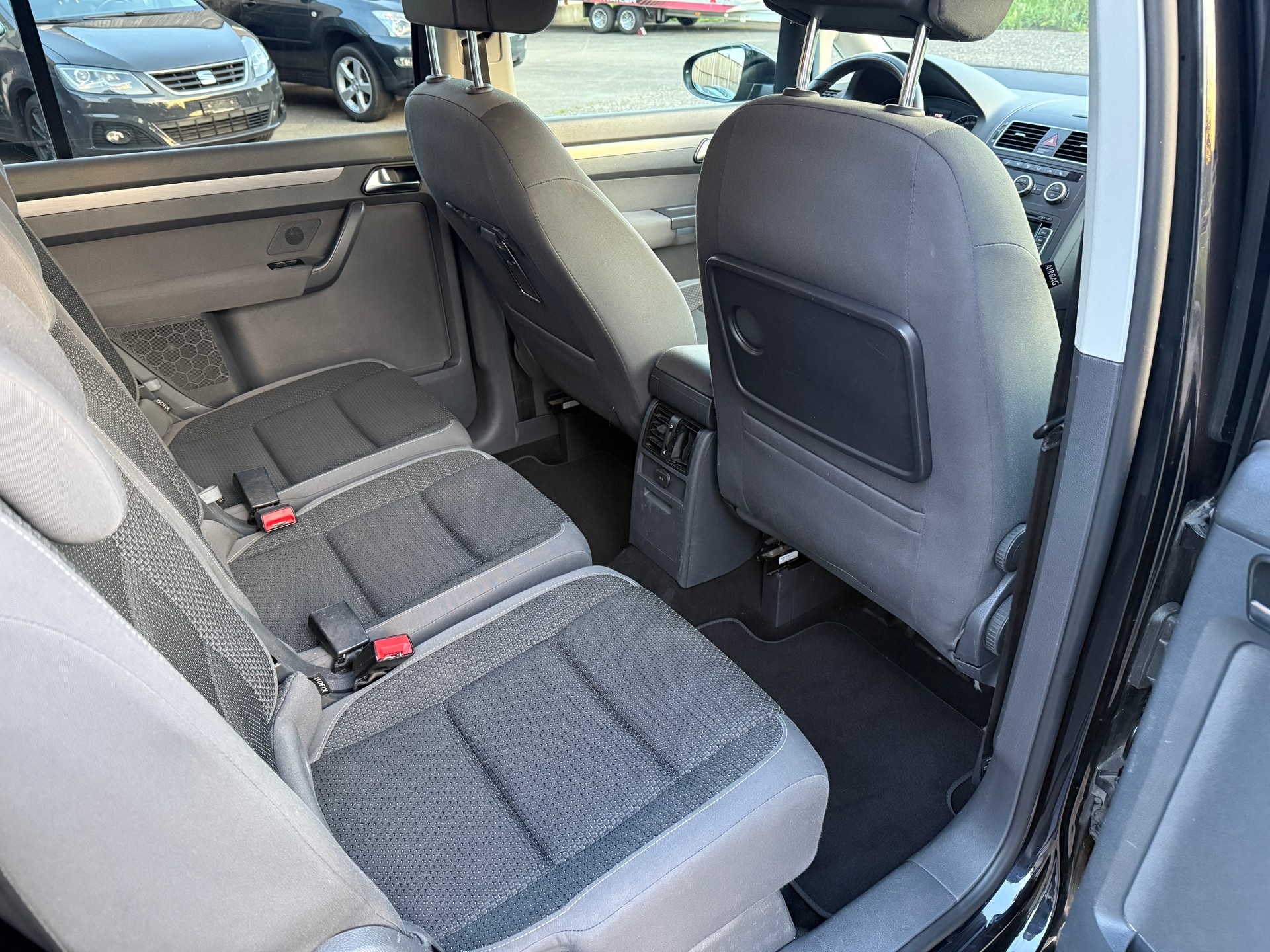VW Touran 1.4 TSI Highline DSG-image-11