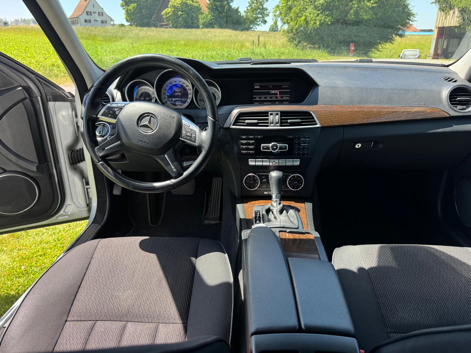 MERCEDES-BENZ C 250 CDI Elégance 4Matic 7G-Tronic-image-9