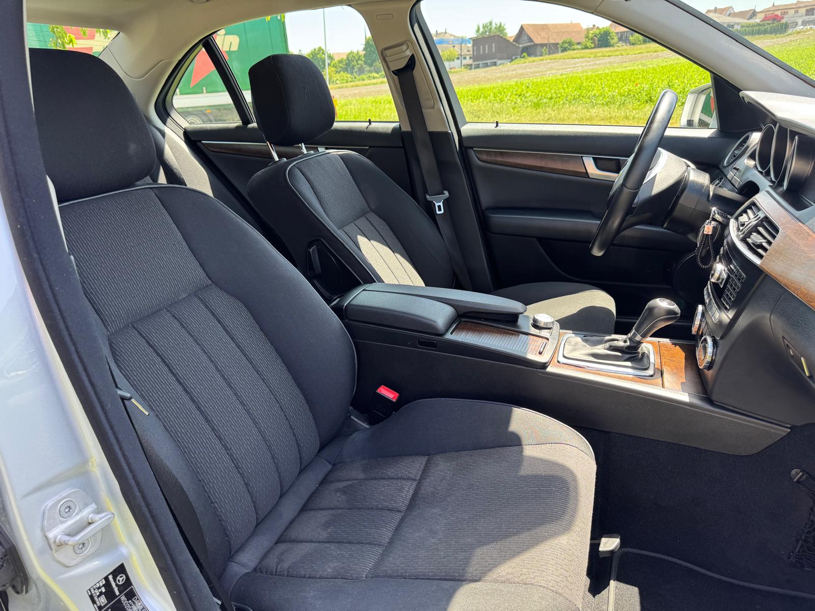 MERCEDES-BENZ C 250 CDI Elégance 4Matic 7G-Tronic-image-13