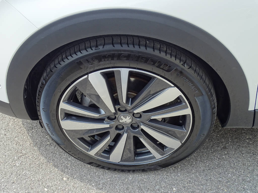 PEUGEOT 3008 1.6 Plug-in Hybrid4 GT-showroom-element-1