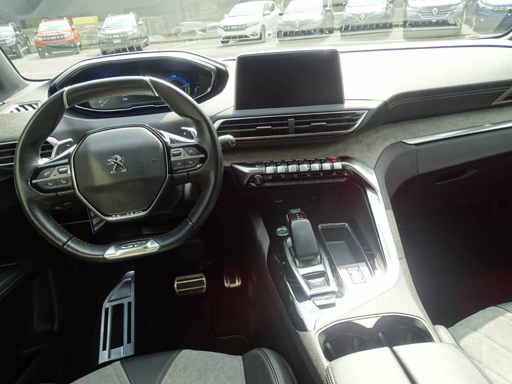 PEUGEOT 3008 1.6 Plug-in Hybrid4 GT-image-8