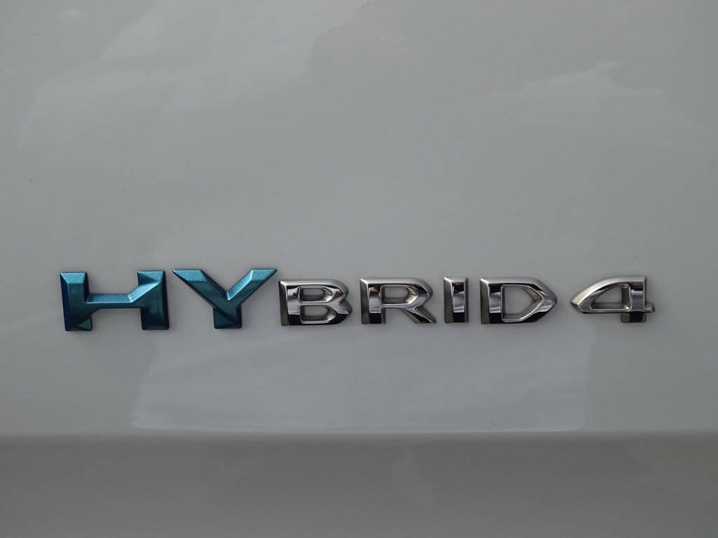 PEUGEOT 3008 1.6 Plug-in Hybrid4 GT-showroom-element-2