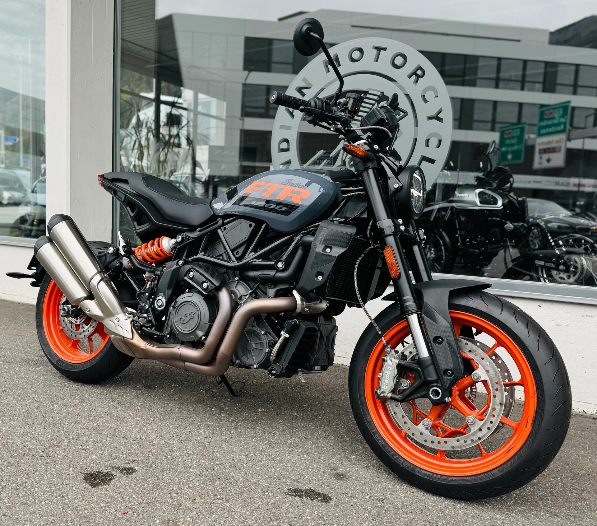 INDIAN FTR 1200 Stealth Gray-showroom-element-3