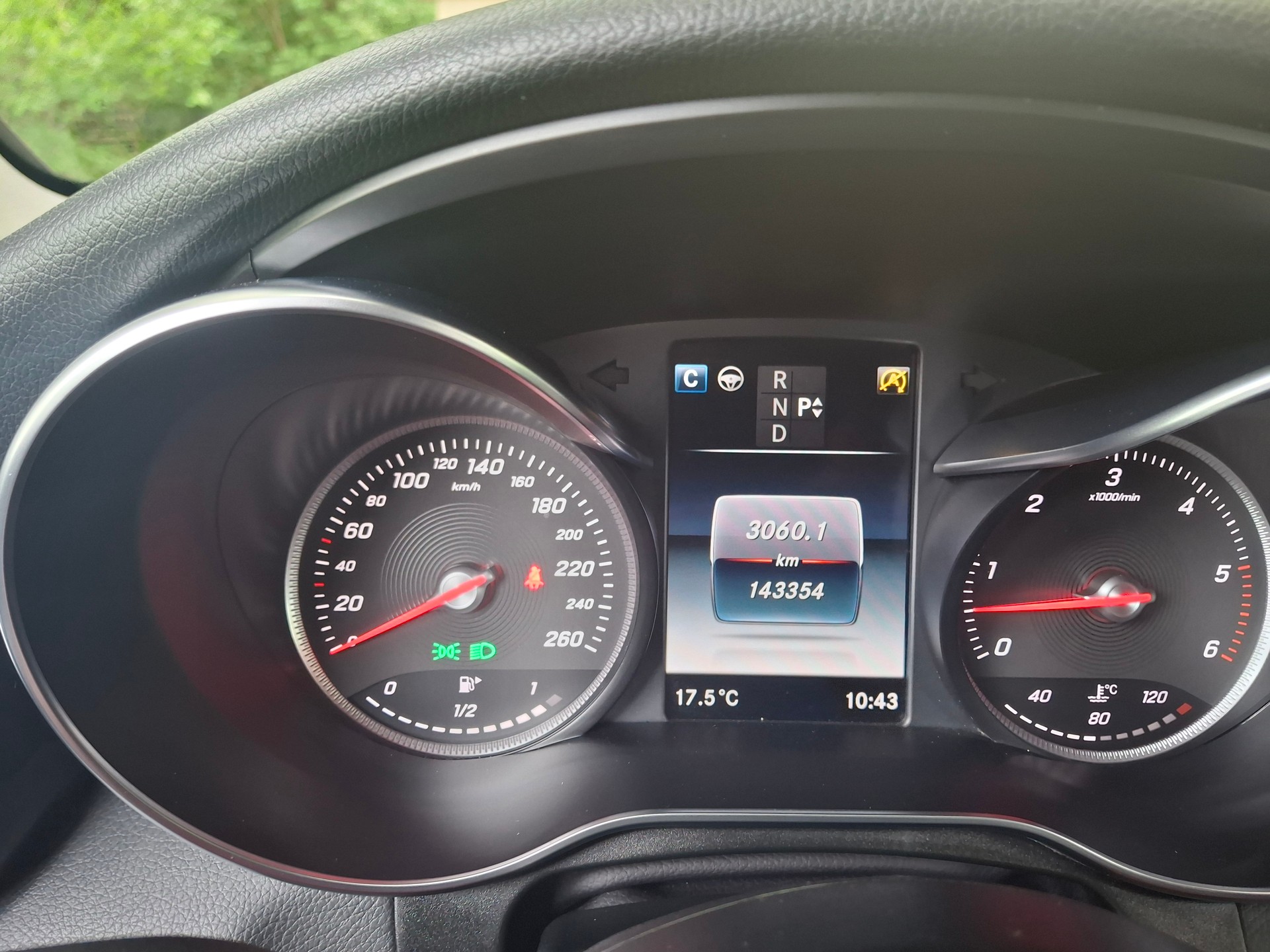 MERCEDES-BENZ GLC 350 d 4m-image-2