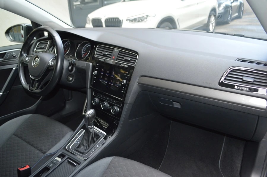 VW Golf 1.0 TSI Comfortline DSG R-Line-image-4