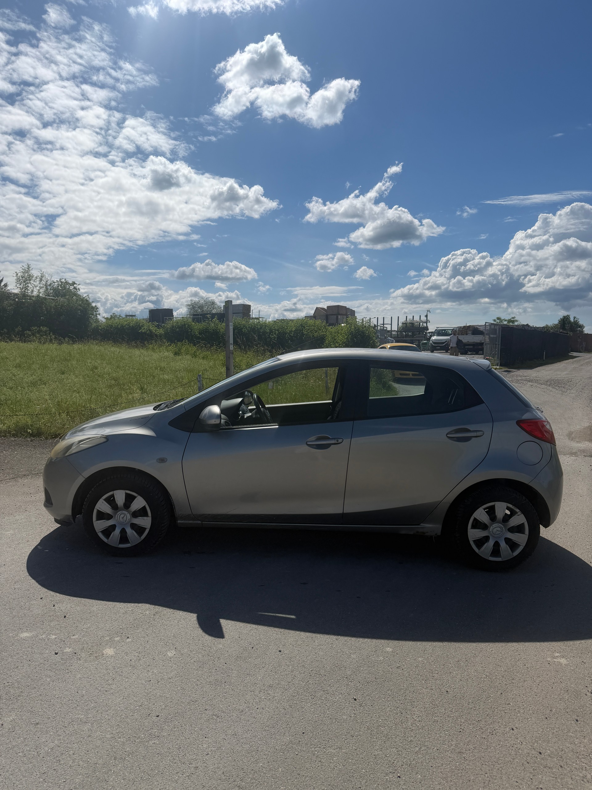 MAZDA 2 1.3i 16V Exclusive-image-3