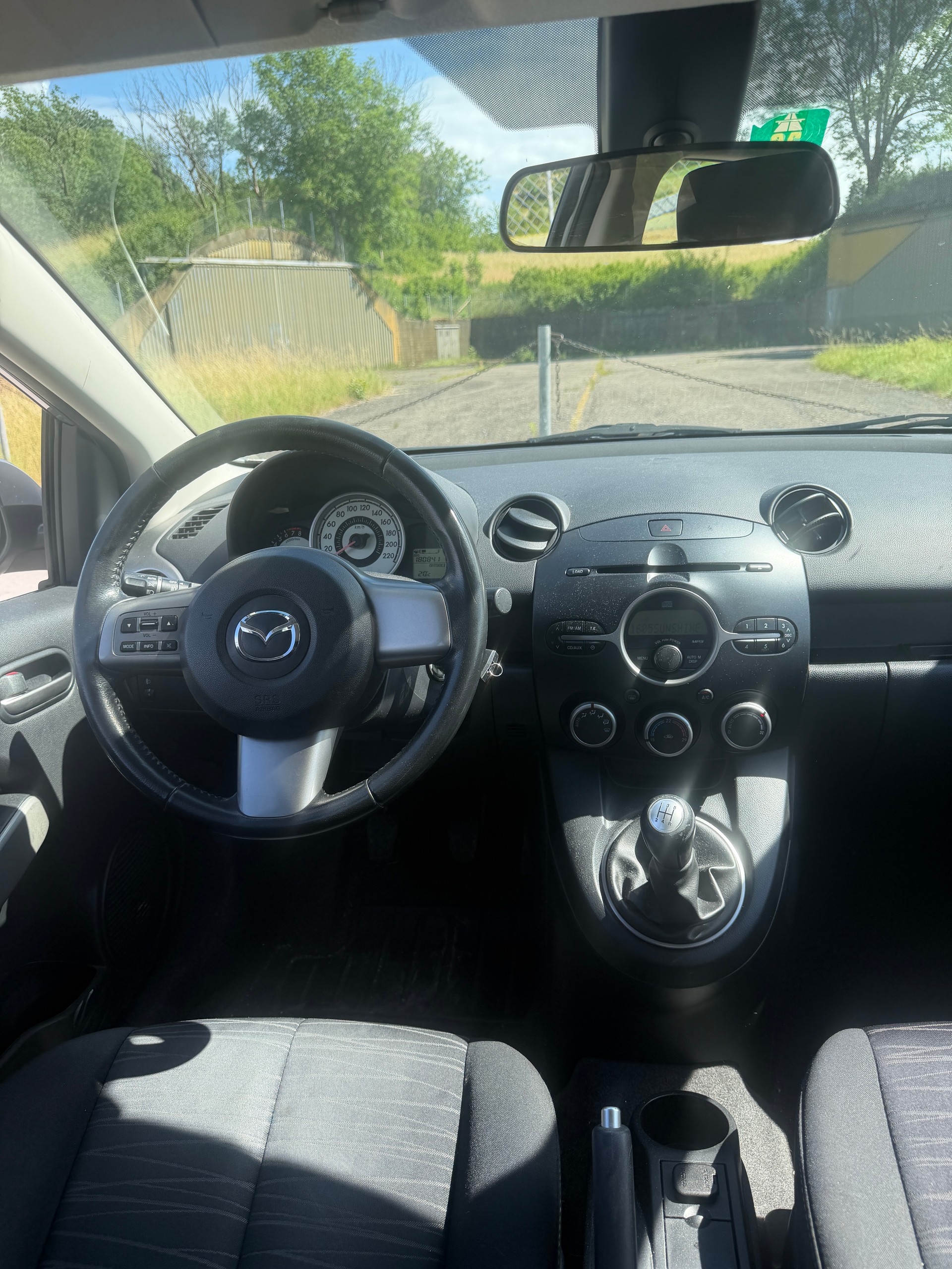 MAZDA 2 1.3i 16V Exclusive-image-9