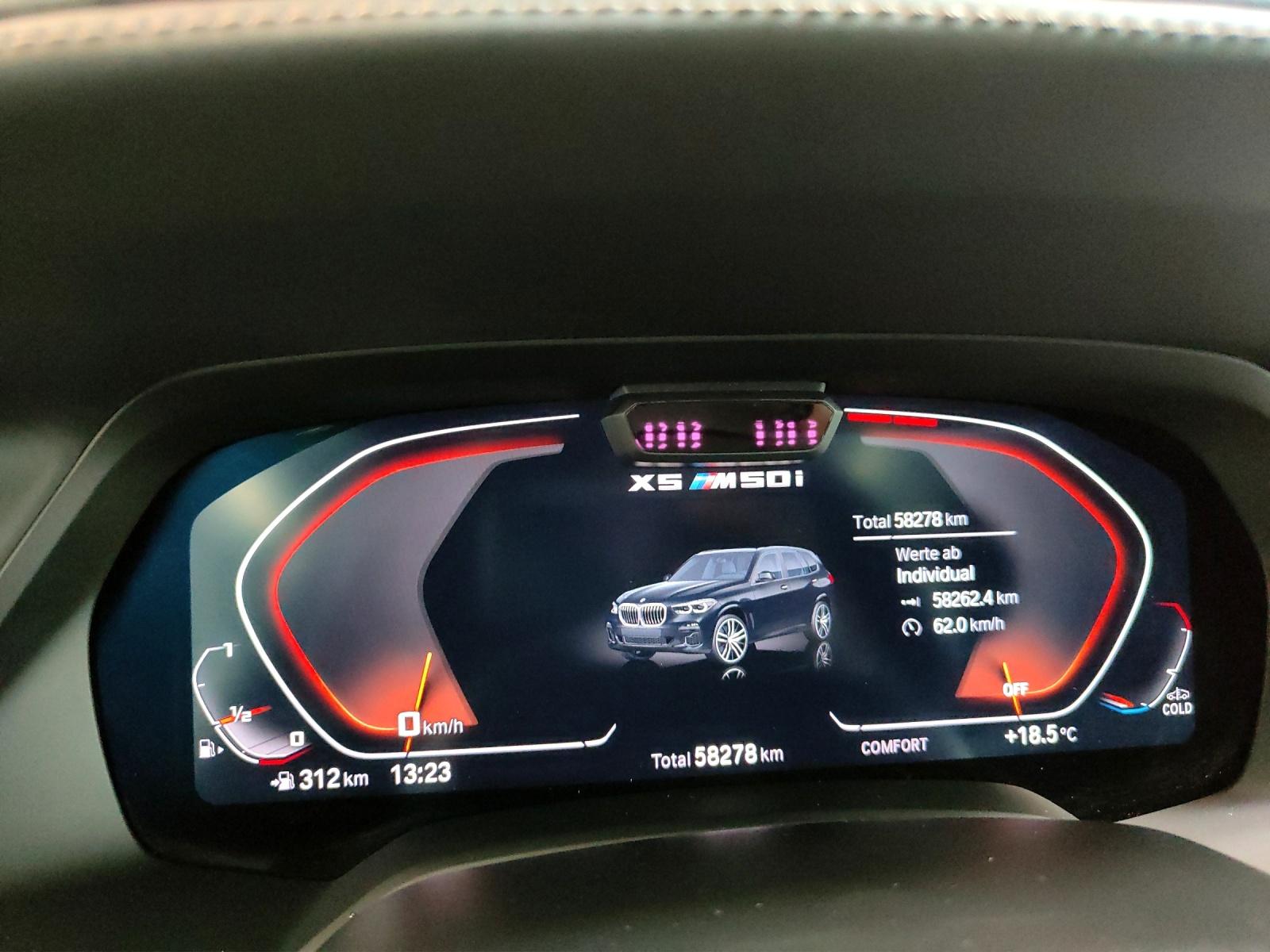 BMW X5 M50i xDrive Bowers & Wilkins Diamond Surround Sound-image-10