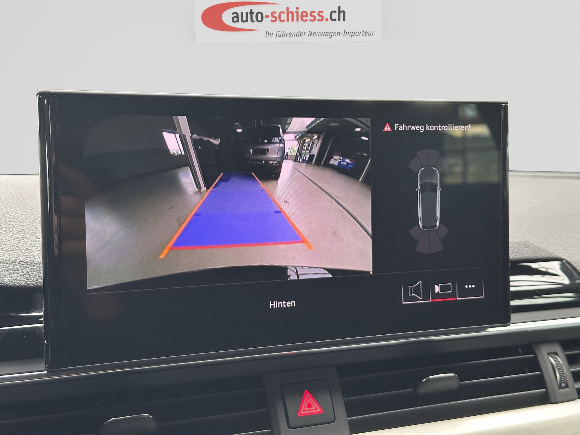AUDI A4 Avant 40 TFSI S line S-tronic quattro S-Line-image-13
