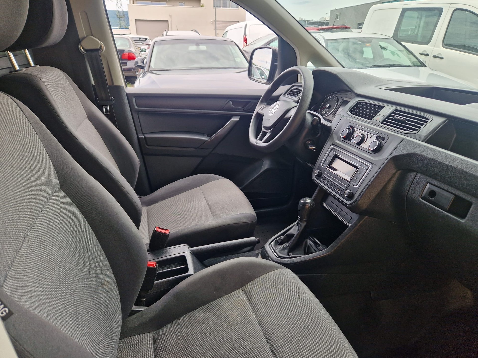 VW Caddy 1.2 TSI Entry BlueMotion Technology-image-8