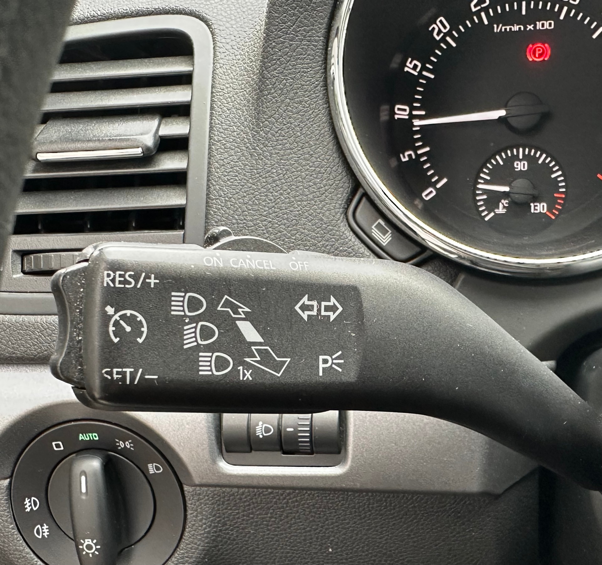 SKODA Yeti 2.0 TDI Active 4x4-image-14