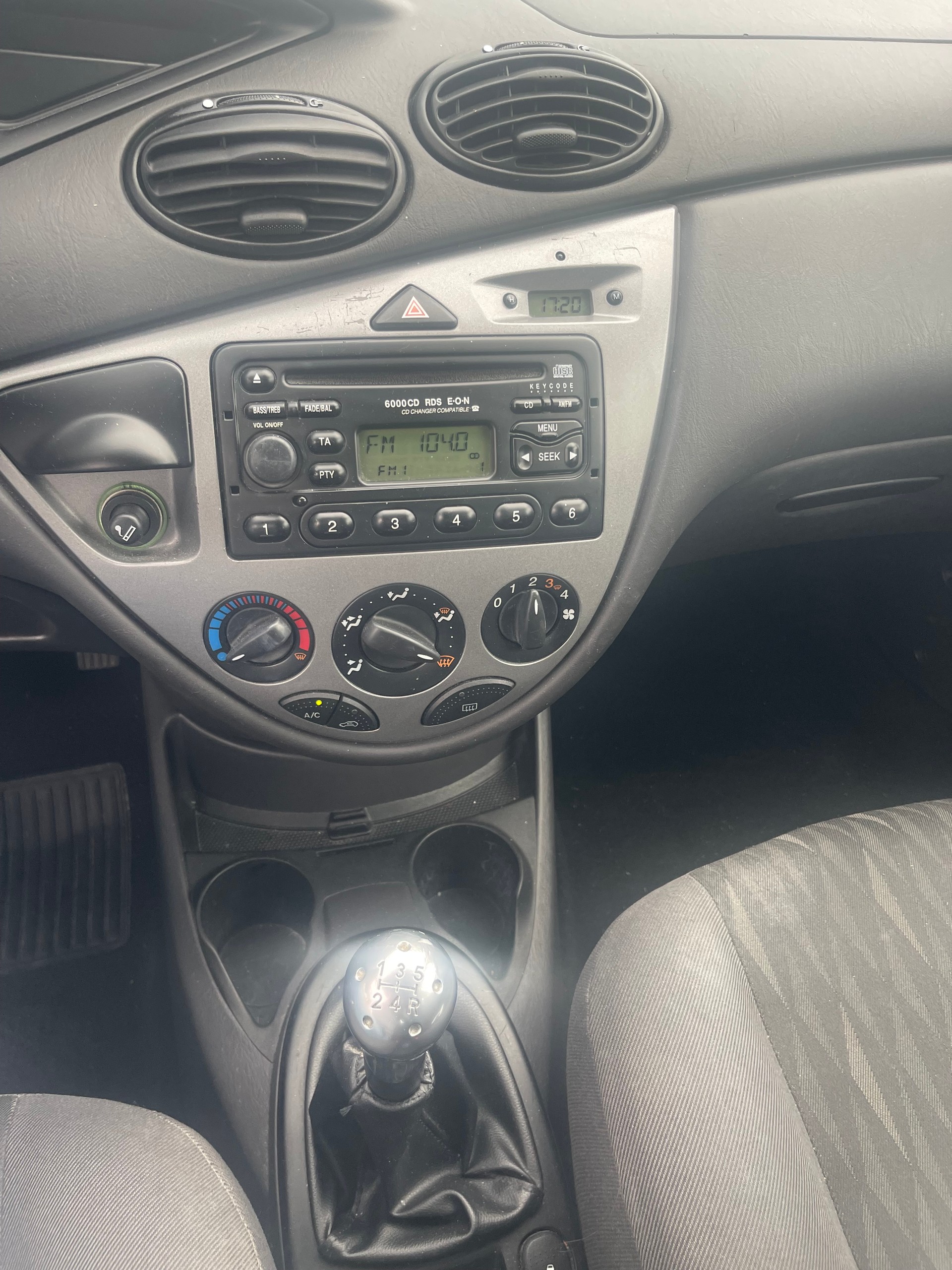 FORD Focus 1.6i 16V Carving-image-4